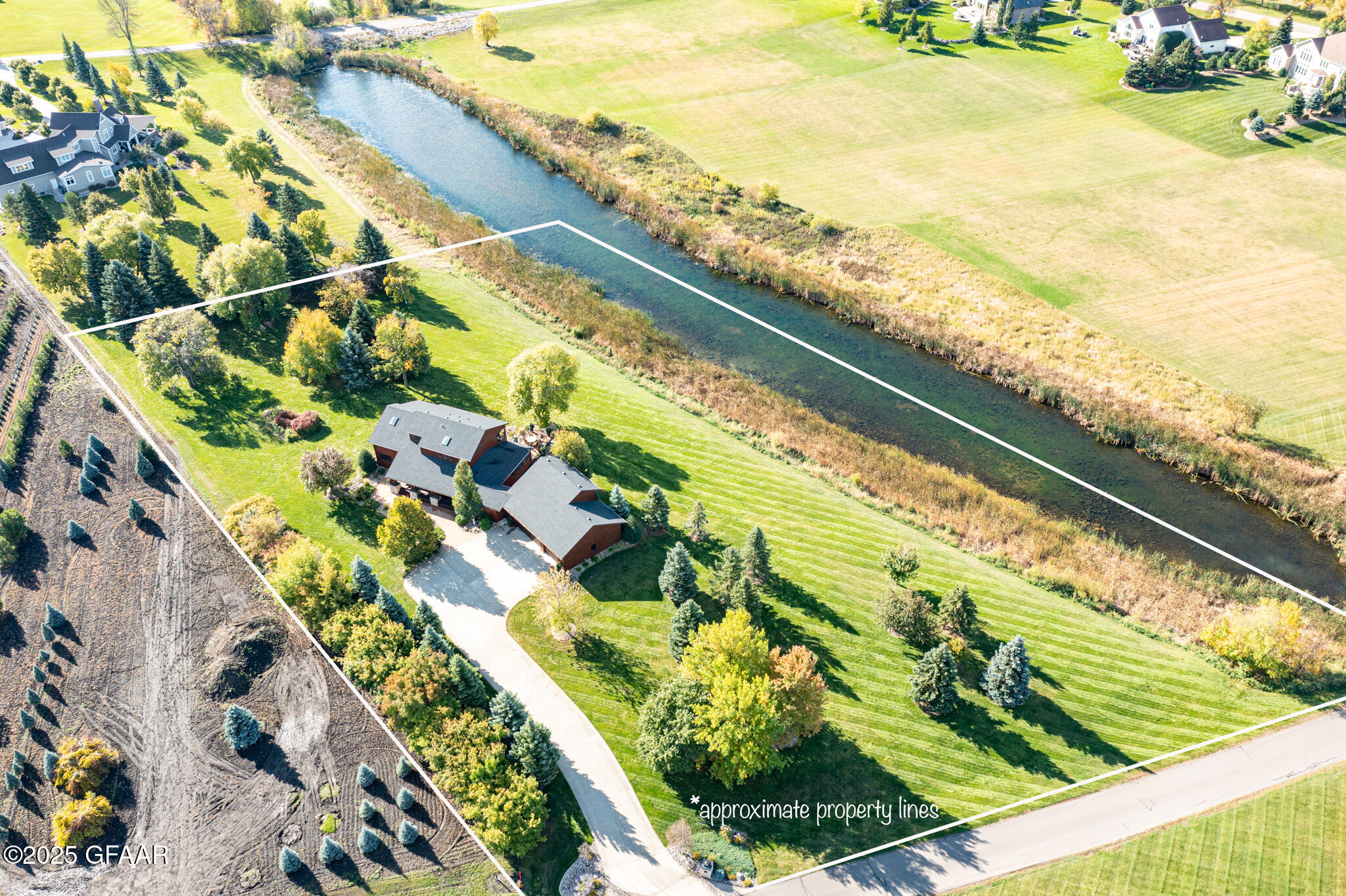 Grand Forks, North Dakota 58201, United States, 5 Bedrooms Bedrooms, ,3 BathroomsBathrooms,Residential,Active,166300