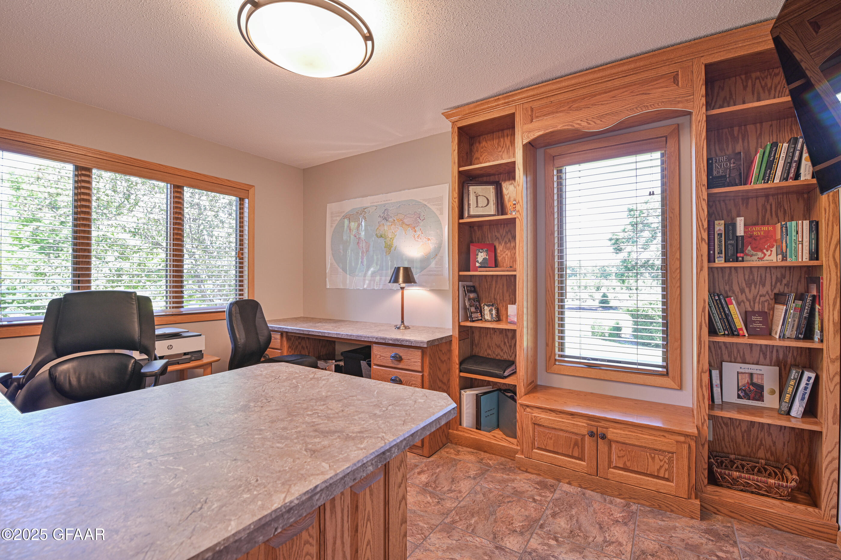 Grand Forks, North Dakota 58201, United States, 5 Bedrooms Bedrooms, ,3 BathroomsBathrooms,Residential,Active,166300