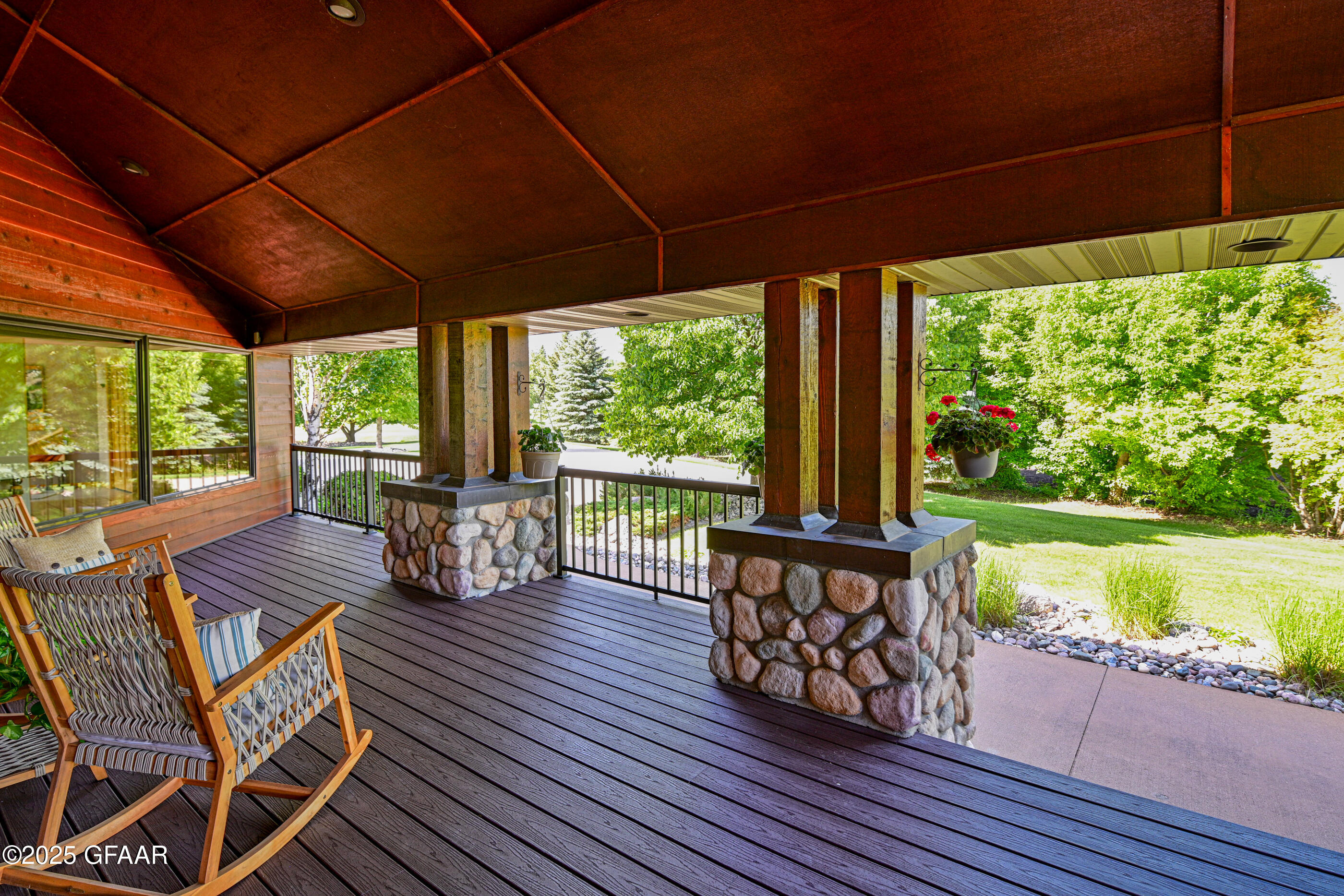 Grand Forks, North Dakota 58201, United States, 5 Bedrooms Bedrooms, ,3 BathroomsBathrooms,Residential,Active,166300