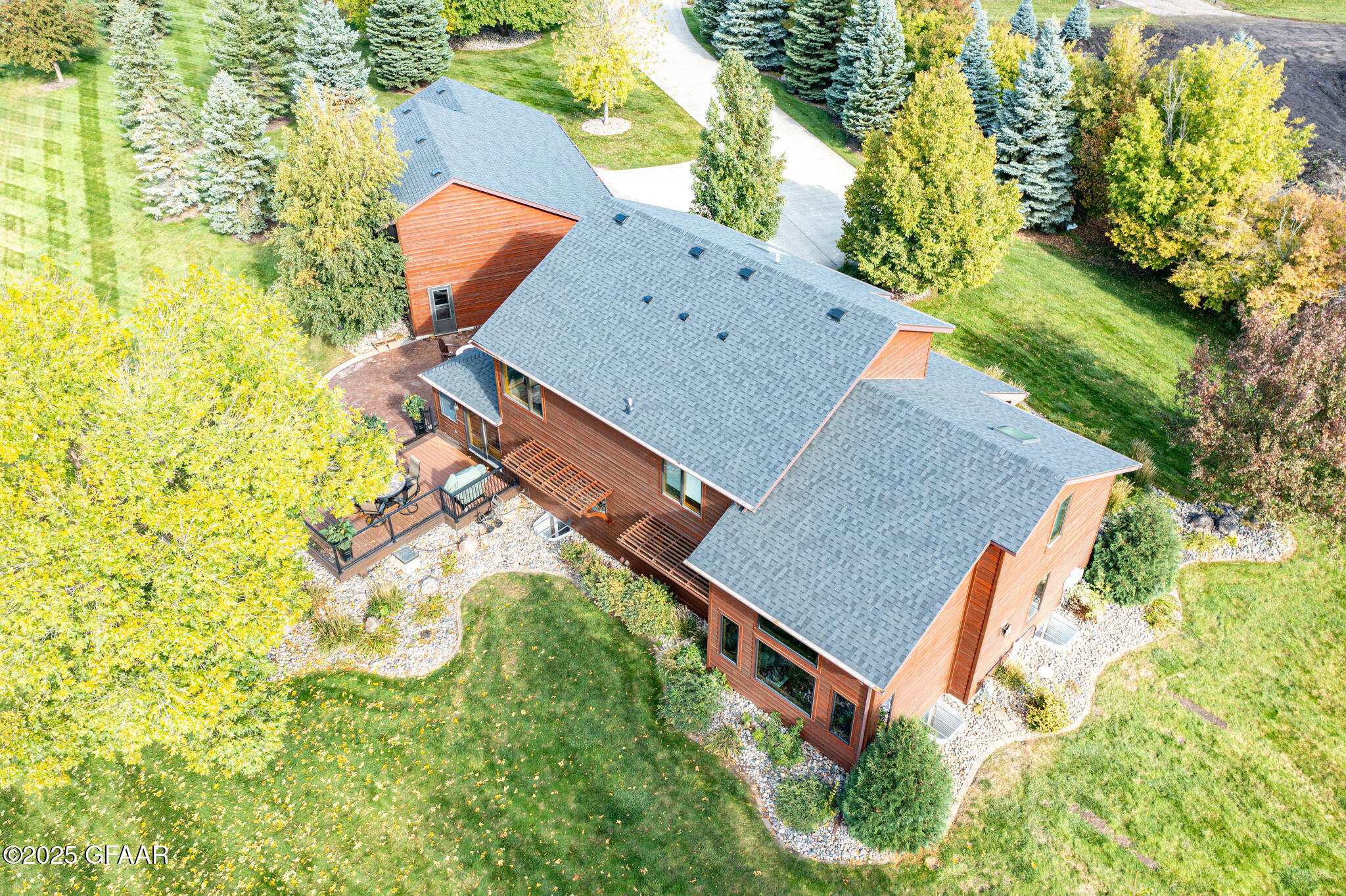 Grand Forks, North Dakota 58201, United States, 5 Bedrooms Bedrooms, ,3 BathroomsBathrooms,Residential,Active,166300