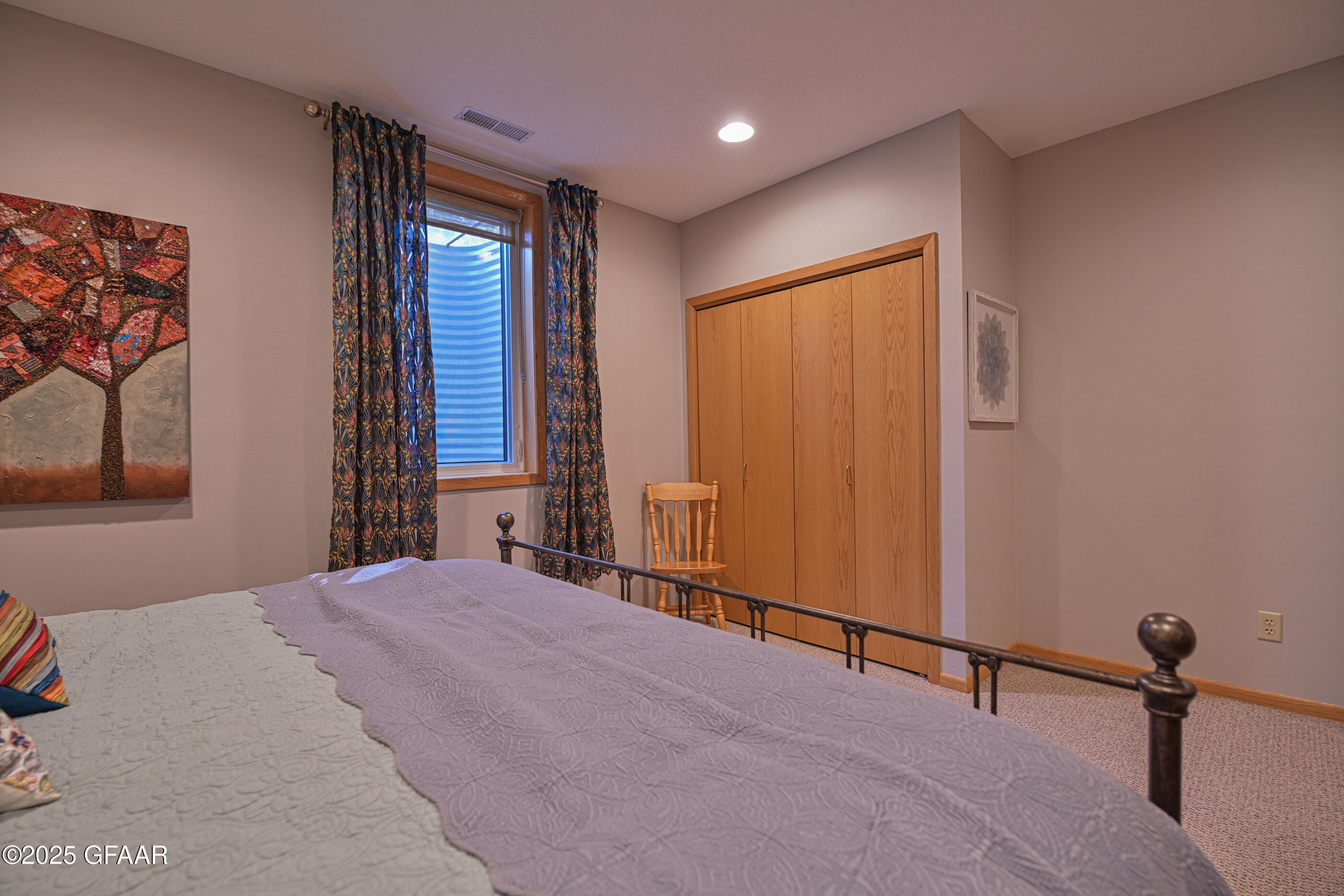 Grand Forks, North Dakota 58201, United States, 5 Bedrooms Bedrooms, ,3 BathroomsBathrooms,Residential,Active,166300