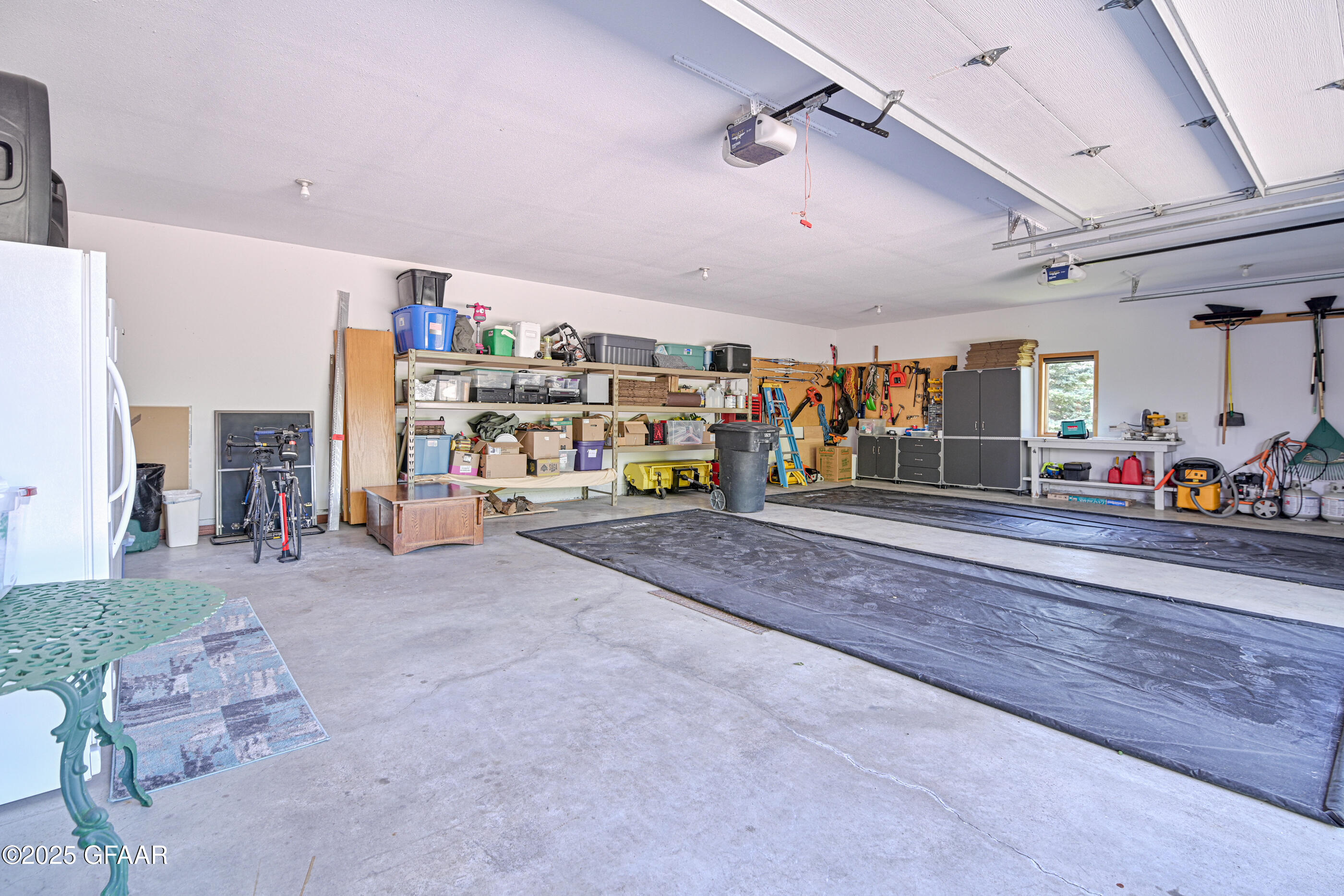 Grand Forks, North Dakota 58201, United States, 5 Bedrooms Bedrooms, ,3 BathroomsBathrooms,Residential,Active,166300