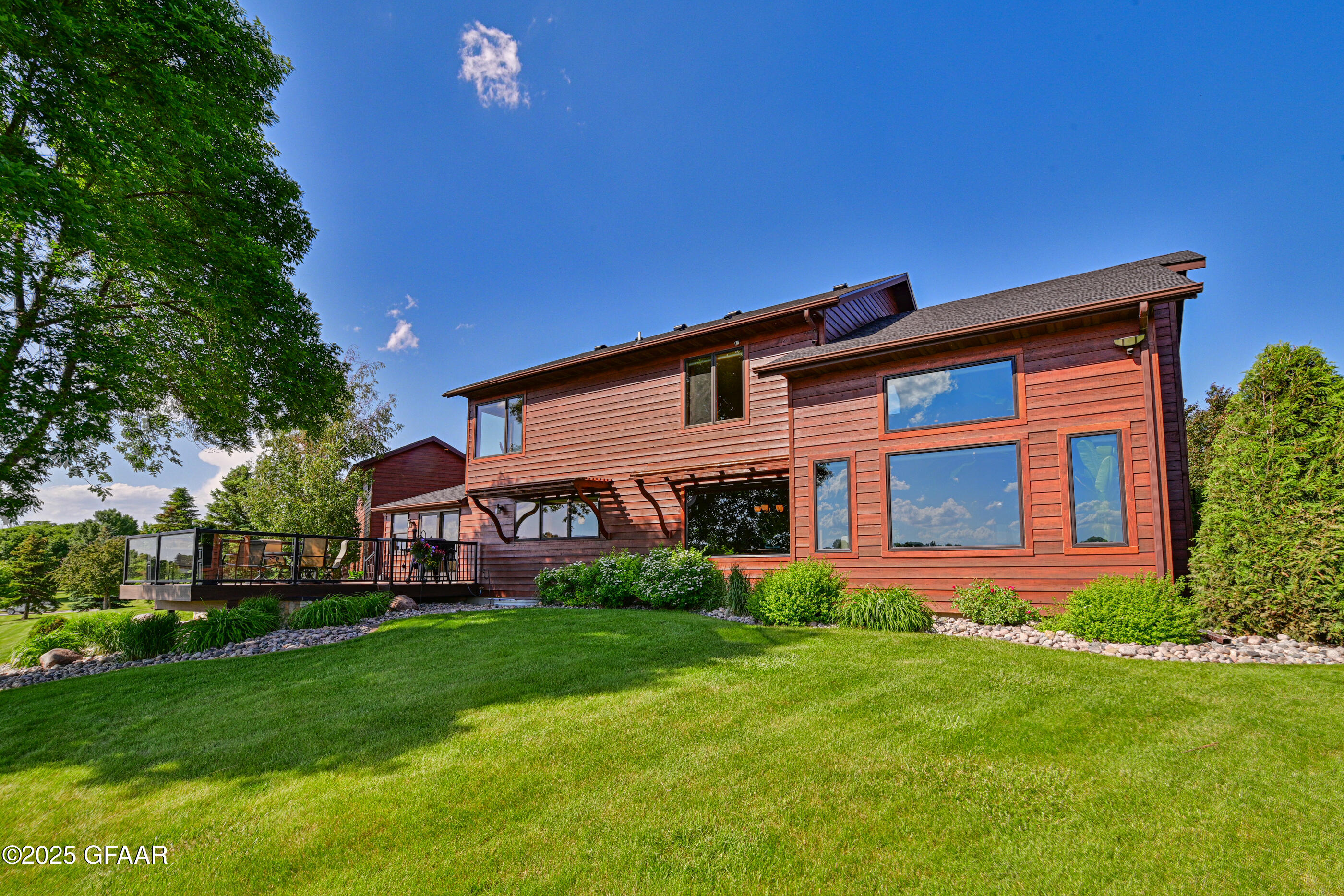 Grand Forks, North Dakota 58201, United States, 5 Bedrooms Bedrooms, ,3 BathroomsBathrooms,Residential,Active,166300