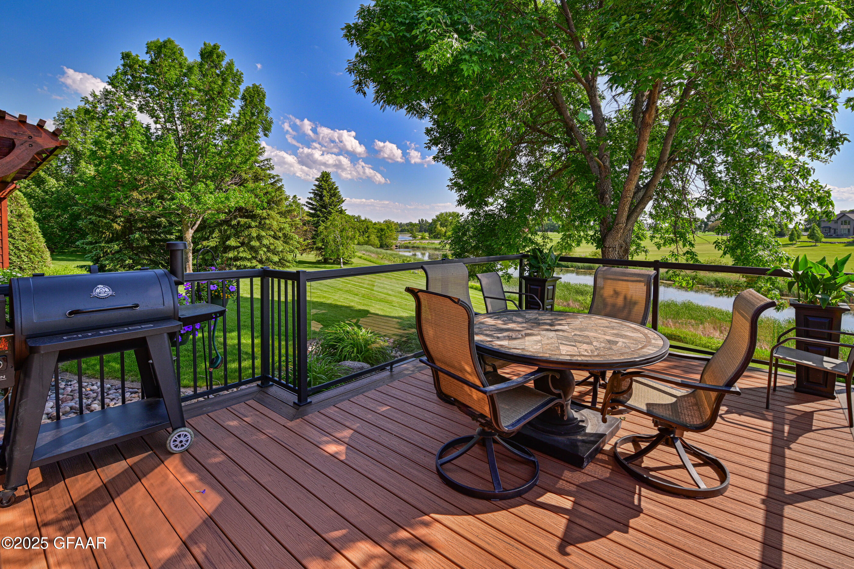 Grand Forks, North Dakota 58201, United States, 5 Bedrooms Bedrooms, ,3 BathroomsBathrooms,Residential,Active,166300