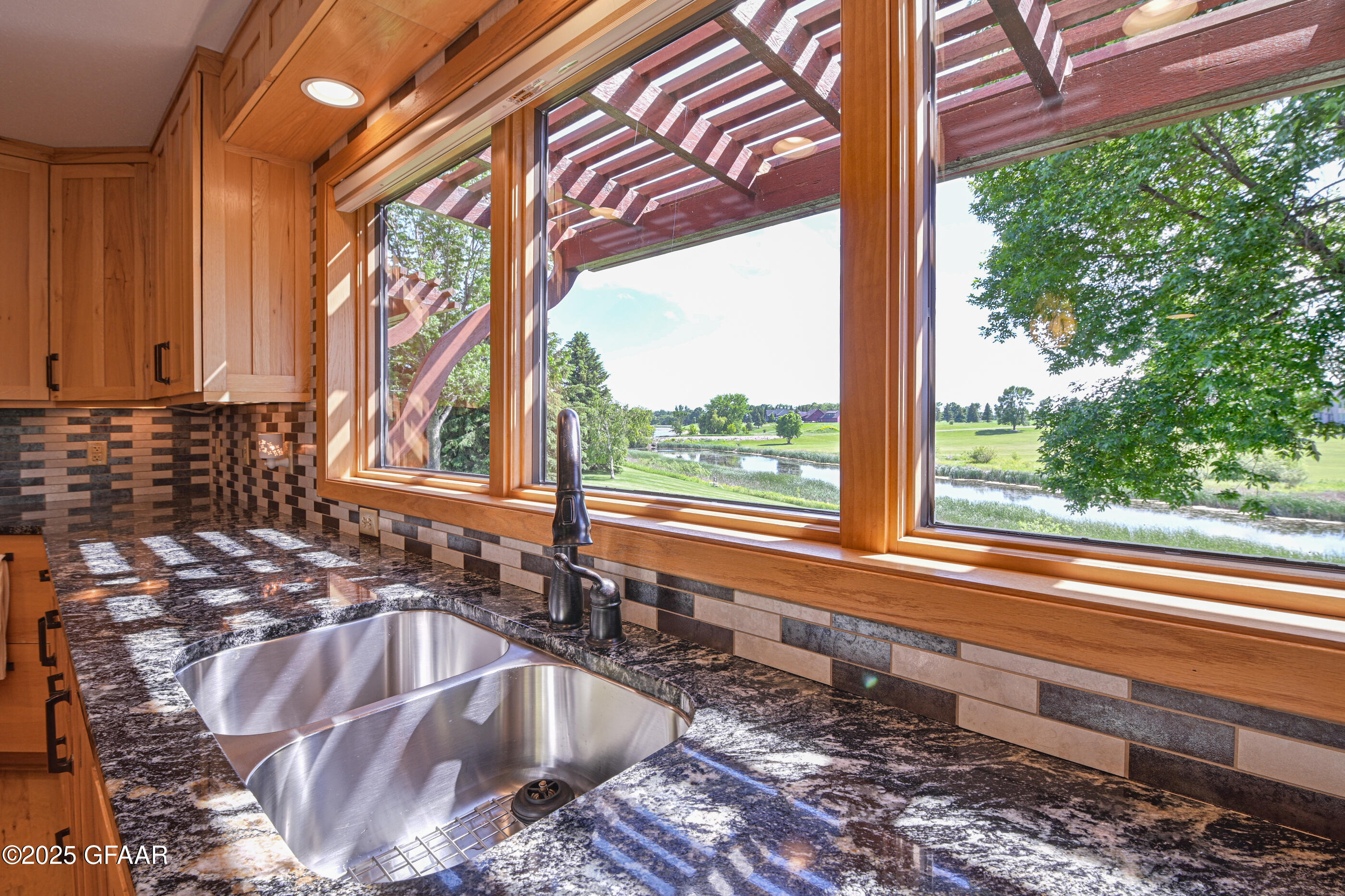 Grand Forks, North Dakota 58201, United States, 5 Bedrooms Bedrooms, ,3 BathroomsBathrooms,Residential,Active,166300