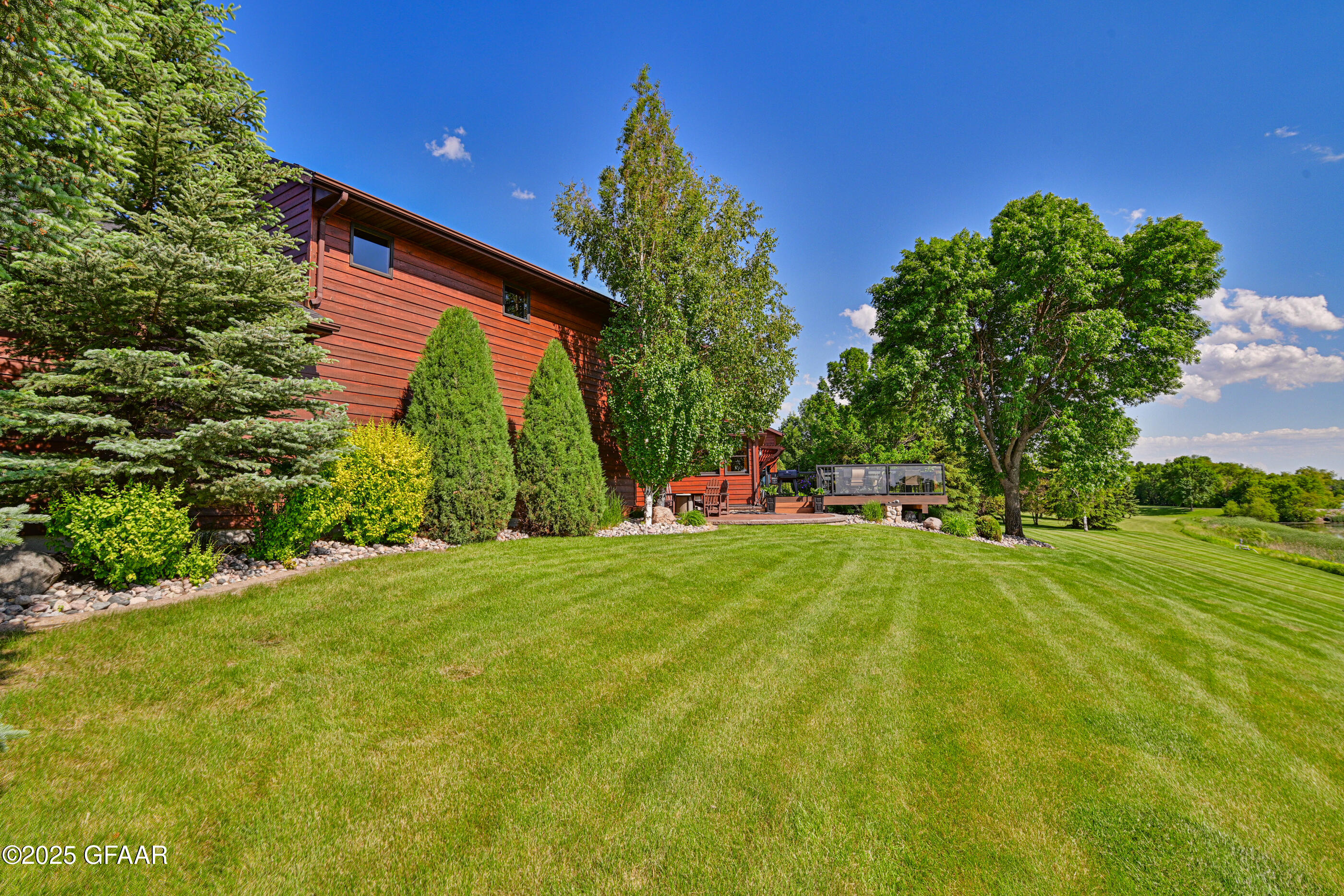 Grand Forks, North Dakota 58201, United States, 5 Bedrooms Bedrooms, ,3 BathroomsBathrooms,Residential,Active,166300