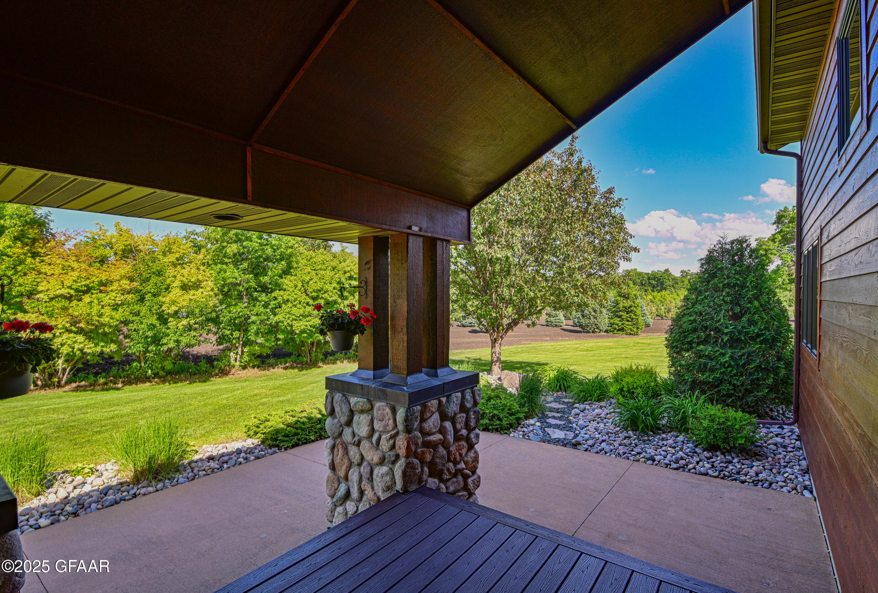 Grand Forks, North Dakota 58201, United States, 5 Bedrooms Bedrooms, ,3 BathroomsBathrooms,Residential,Active,166300