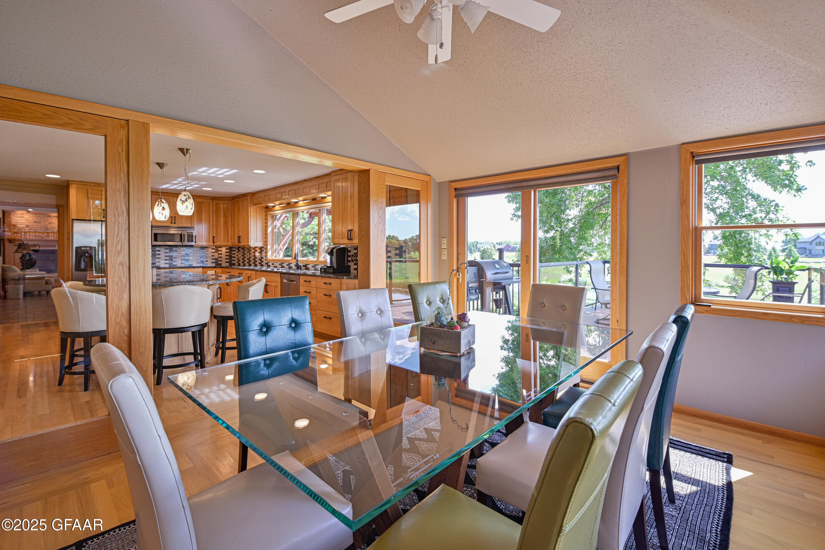 Grand Forks, North Dakota 58201, United States, 5 Bedrooms Bedrooms, ,3 BathroomsBathrooms,Residential,Active,166300