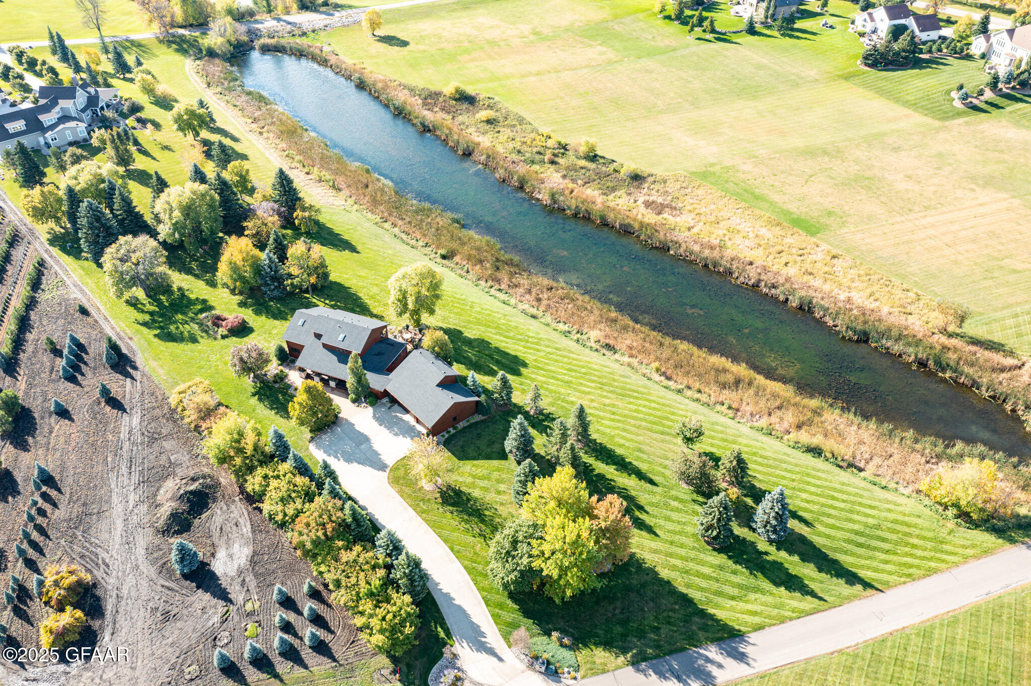 Grand Forks, North Dakota 58201, United States, 5 Bedrooms Bedrooms, ,3 BathroomsBathrooms,Residential,Active,166300