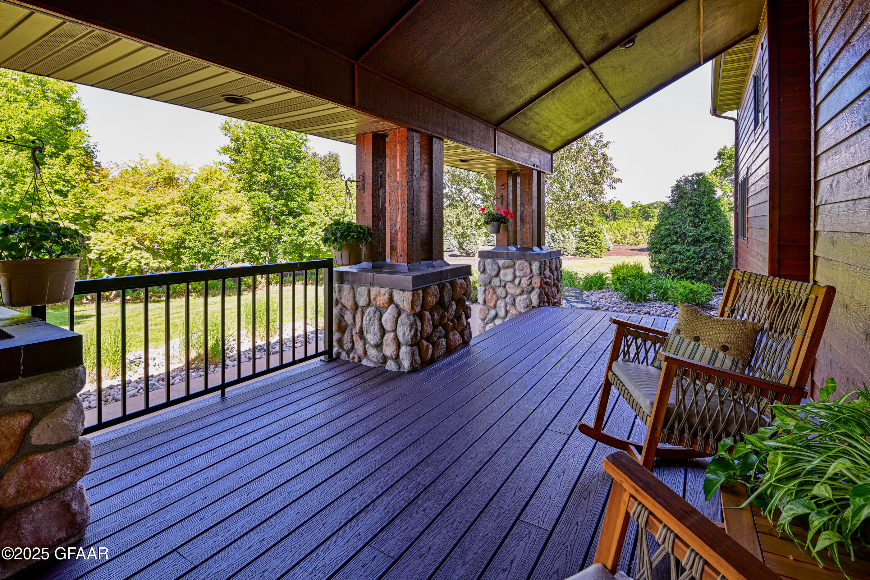 Grand Forks, North Dakota 58201, United States, 5 Bedrooms Bedrooms, ,3 BathroomsBathrooms,Residential,Active,166300