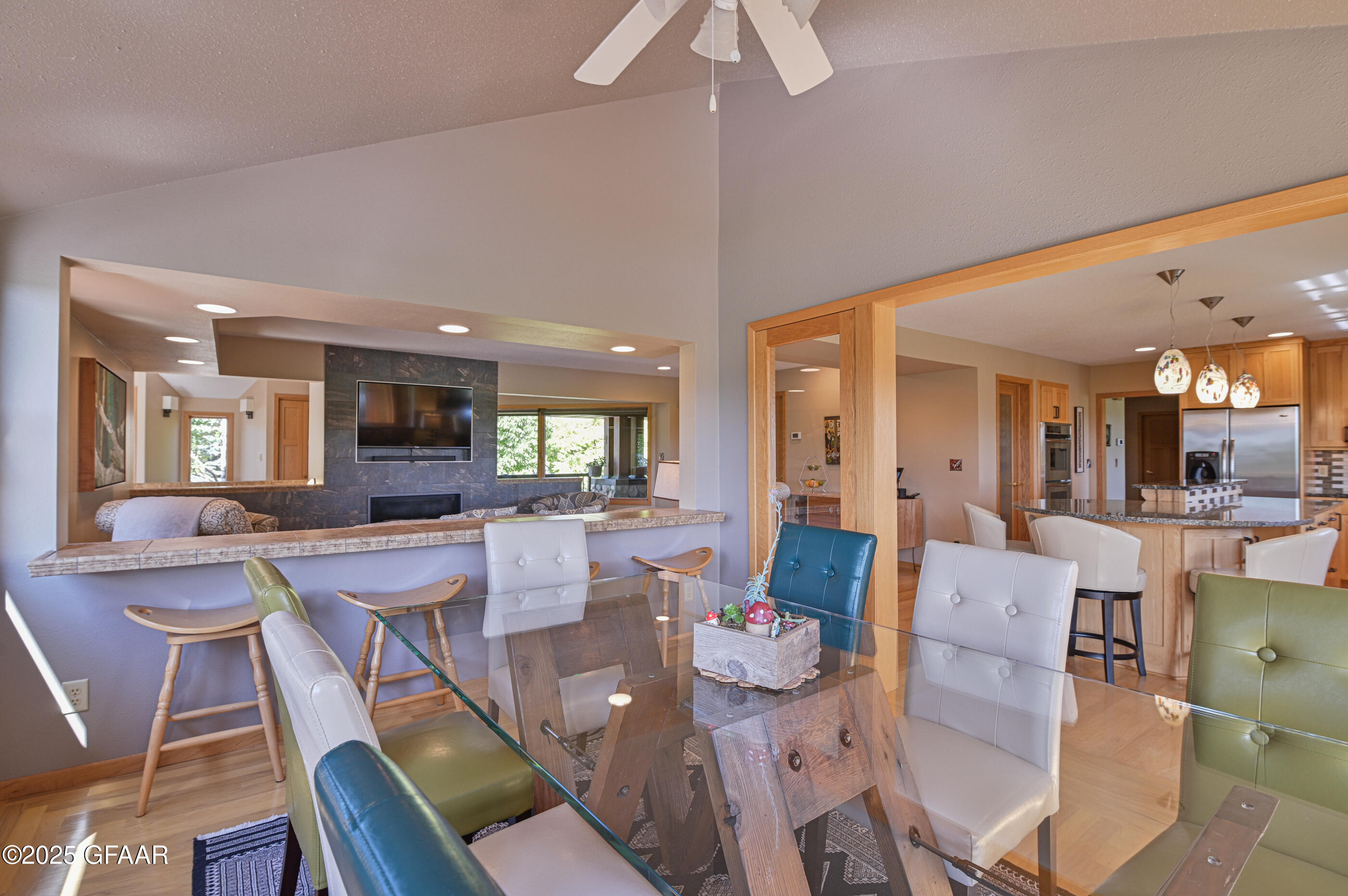 Grand Forks, North Dakota 58201, United States, 5 Bedrooms Bedrooms, ,3 BathroomsBathrooms,Residential,Active,166300