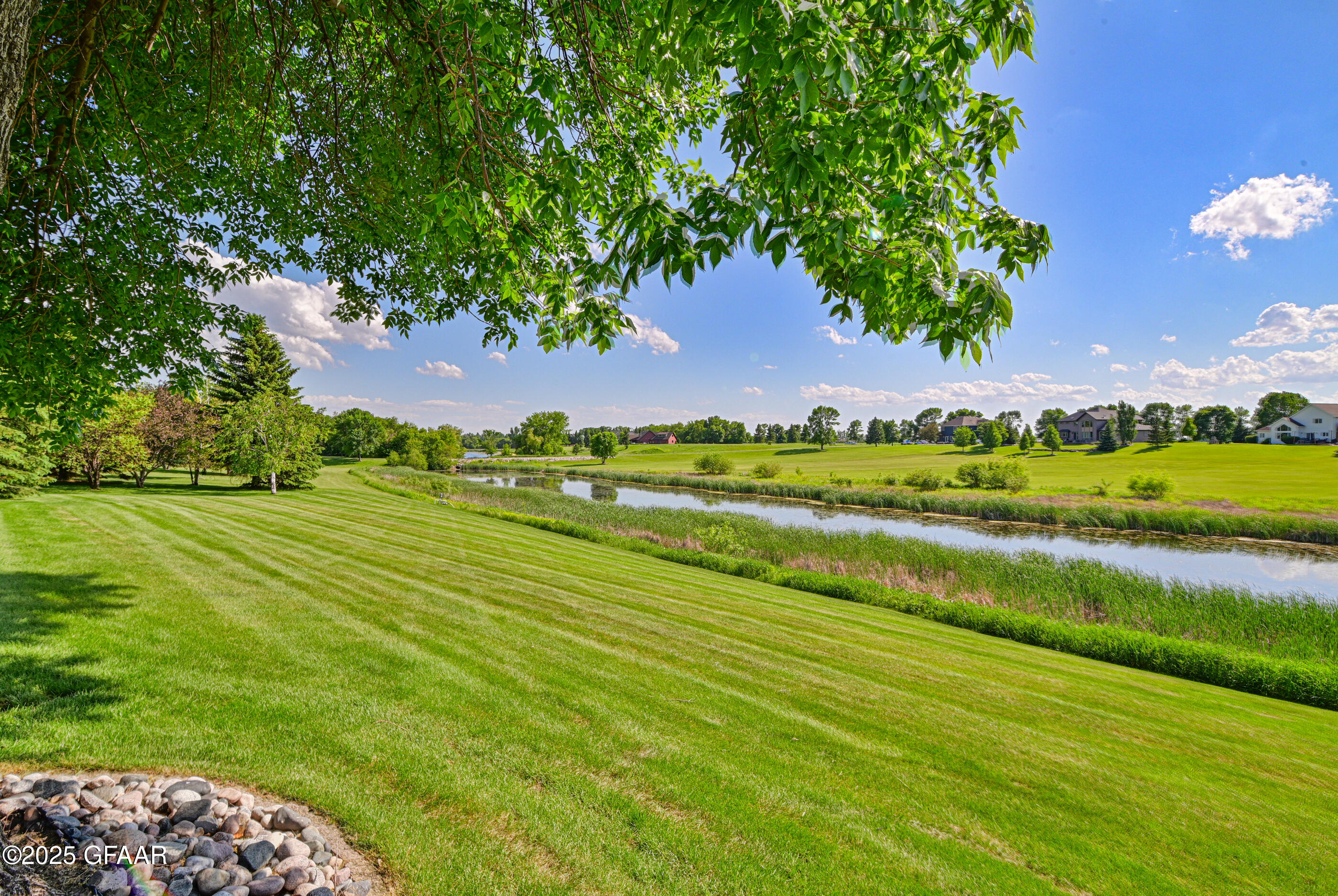 Grand Forks, North Dakota 58201, United States, 5 Bedrooms Bedrooms, ,3 BathroomsBathrooms,Residential,Active,166300