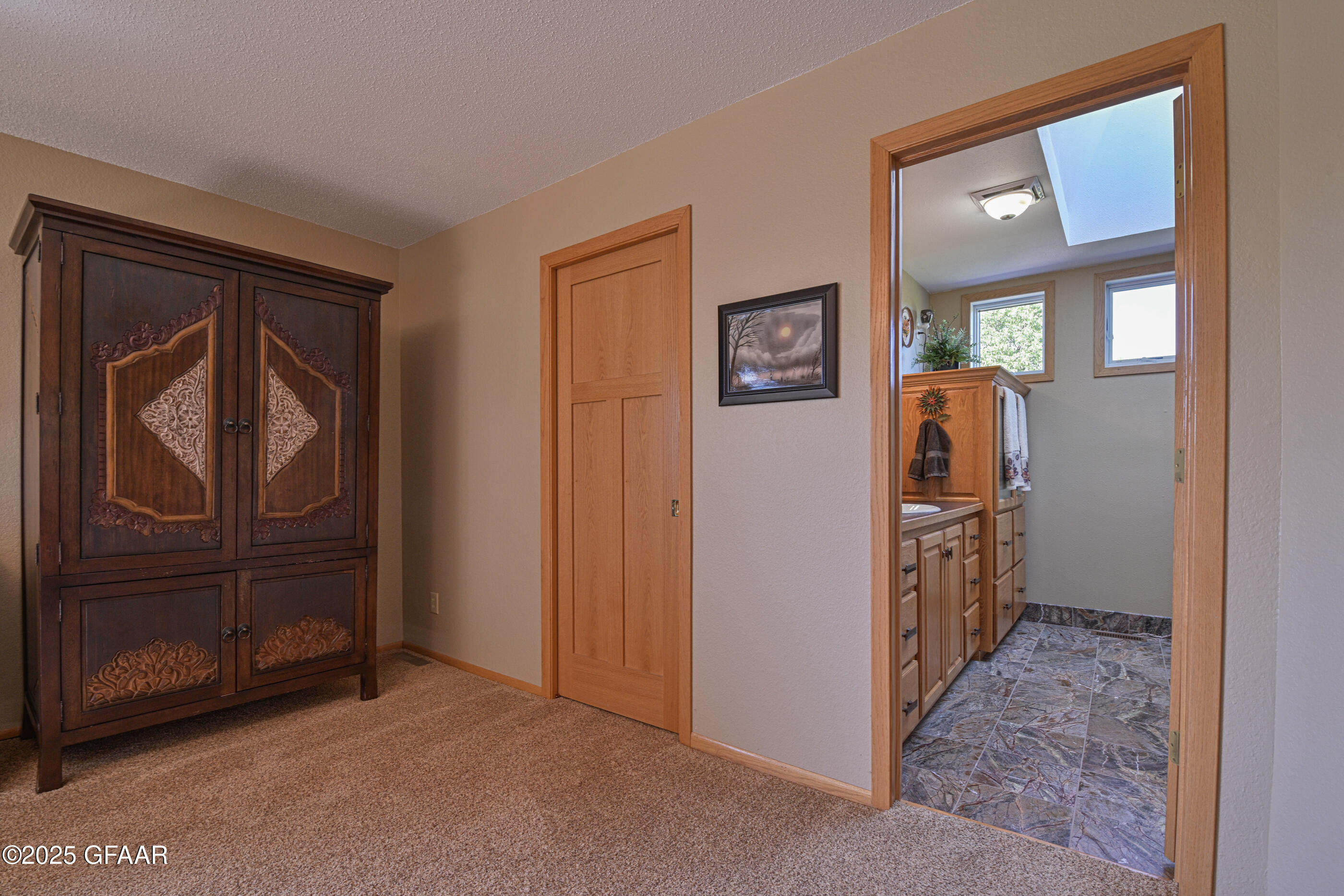 Grand Forks, North Dakota 58201, United States, 5 Bedrooms Bedrooms, ,3 BathroomsBathrooms,Residential,Active,166300