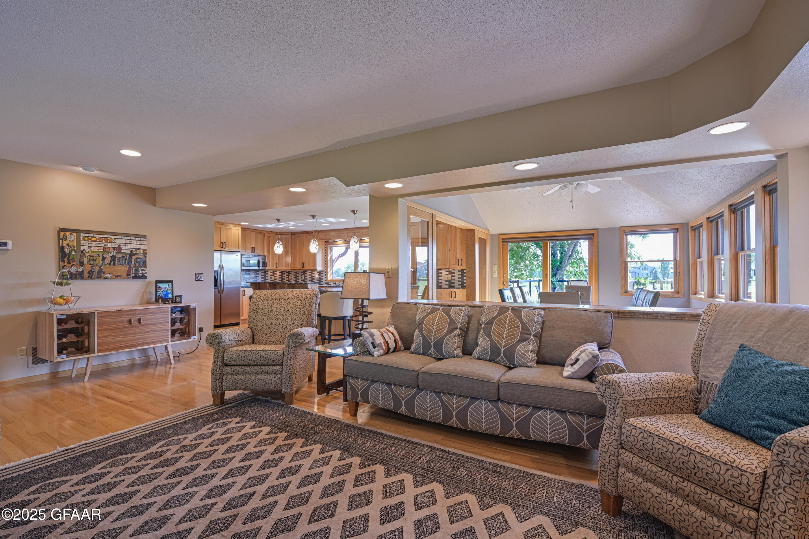 Grand Forks, North Dakota 58201, United States, 5 Bedrooms Bedrooms, ,3 BathroomsBathrooms,Residential,Active,166300