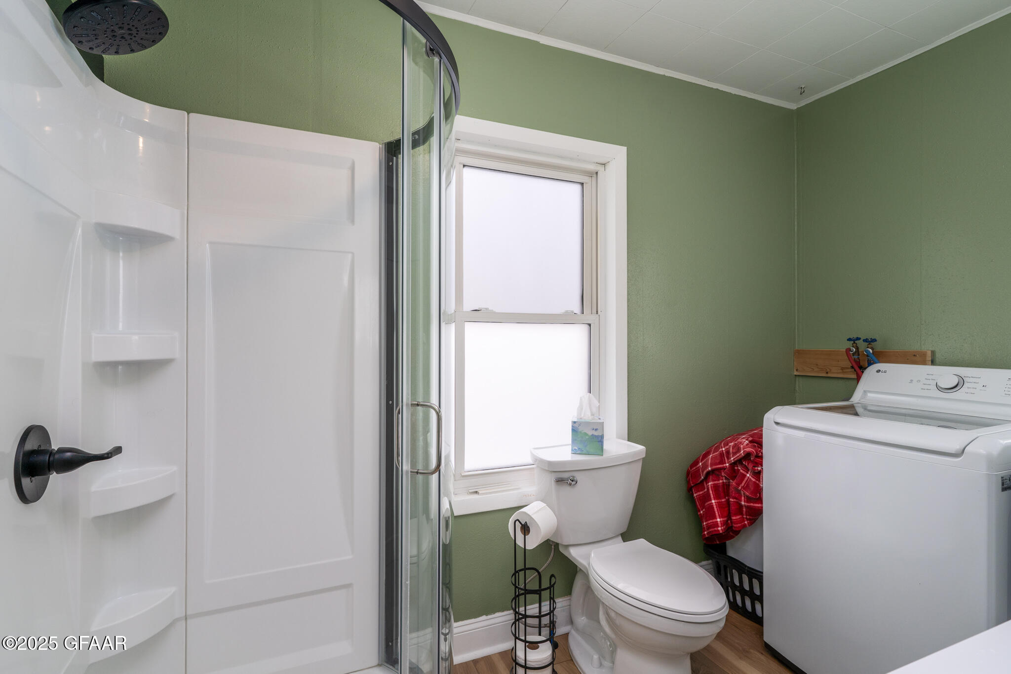 Hatton, North Dakota 58240, United States, 2 Bedrooms Bedrooms, ,2 BathroomsBathrooms,Residential,Pending,250213