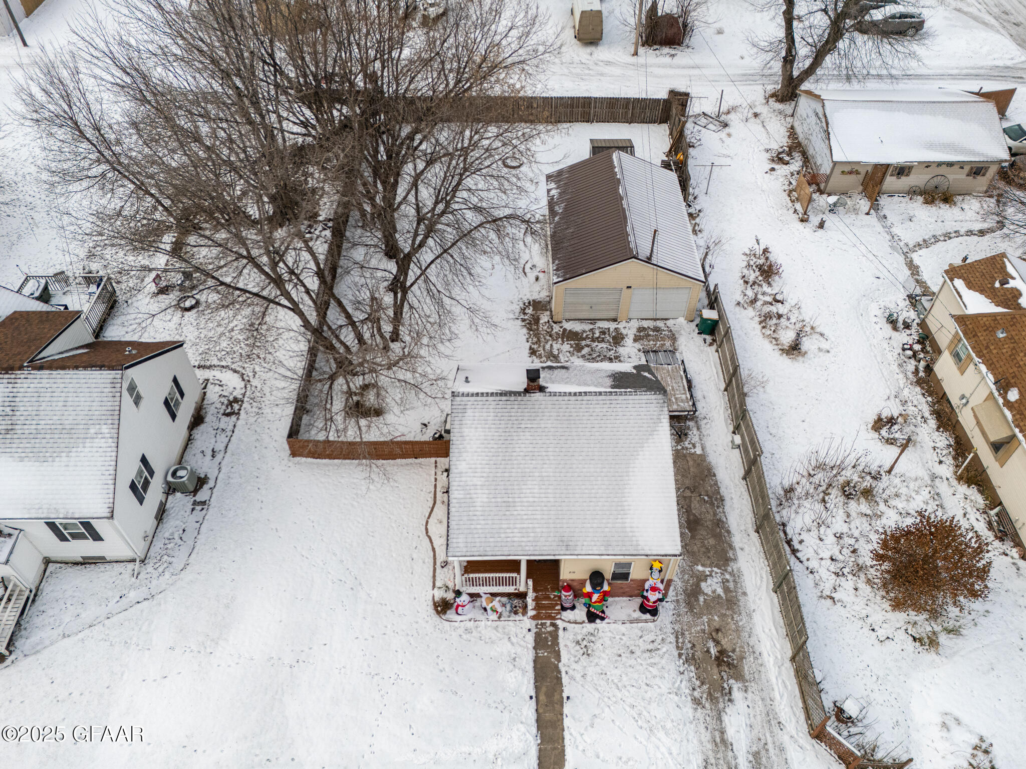 Hatton, North Dakota 58240, United States, 2 Bedrooms Bedrooms, ,2 BathroomsBathrooms,Residential,Pending,250213