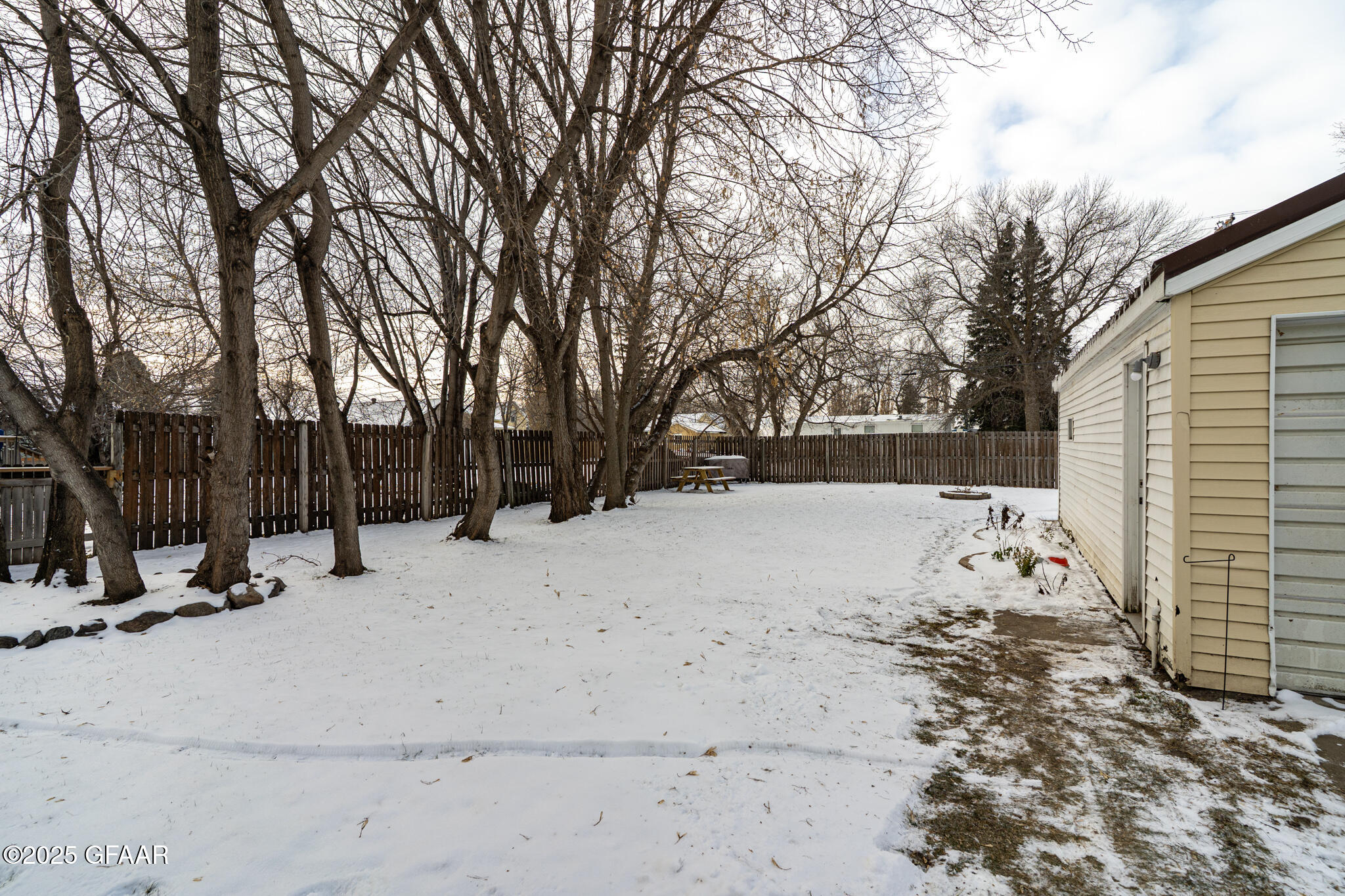 Hatton, North Dakota 58240, United States, 2 Bedrooms Bedrooms, ,2 BathroomsBathrooms,Residential,Pending,250213