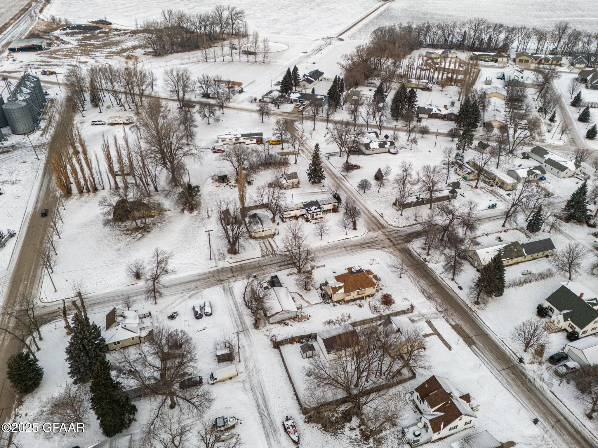 Hatton, North Dakota 58240, United States, 2 Bedrooms Bedrooms, ,2 BathroomsBathrooms,Residential,Pending,250213