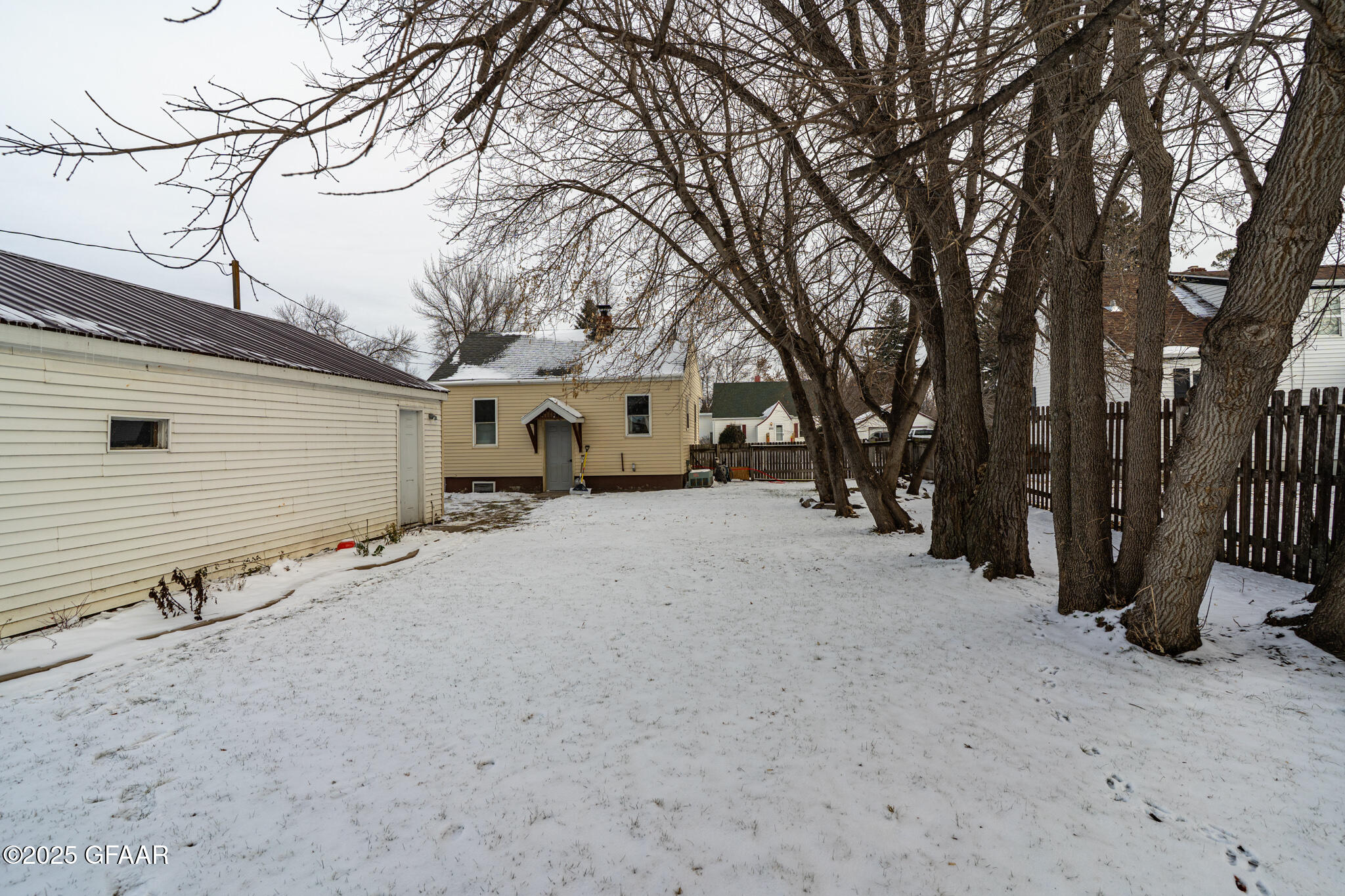 Hatton, North Dakota 58240, United States, 2 Bedrooms Bedrooms, ,2 BathroomsBathrooms,Residential,Pending,250213