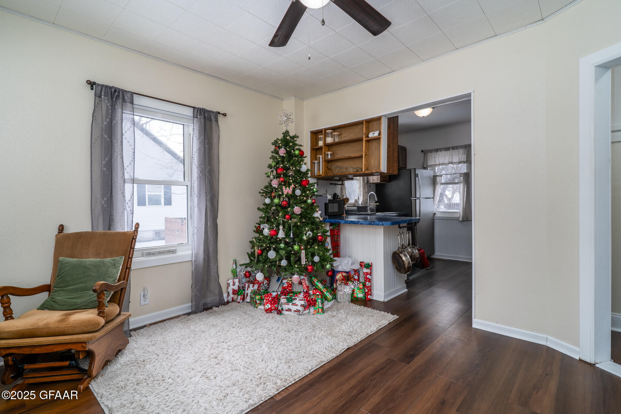 Hatton, North Dakota 58240, United States, 2 Bedrooms Bedrooms, ,2 BathroomsBathrooms,Residential,Pending,250213