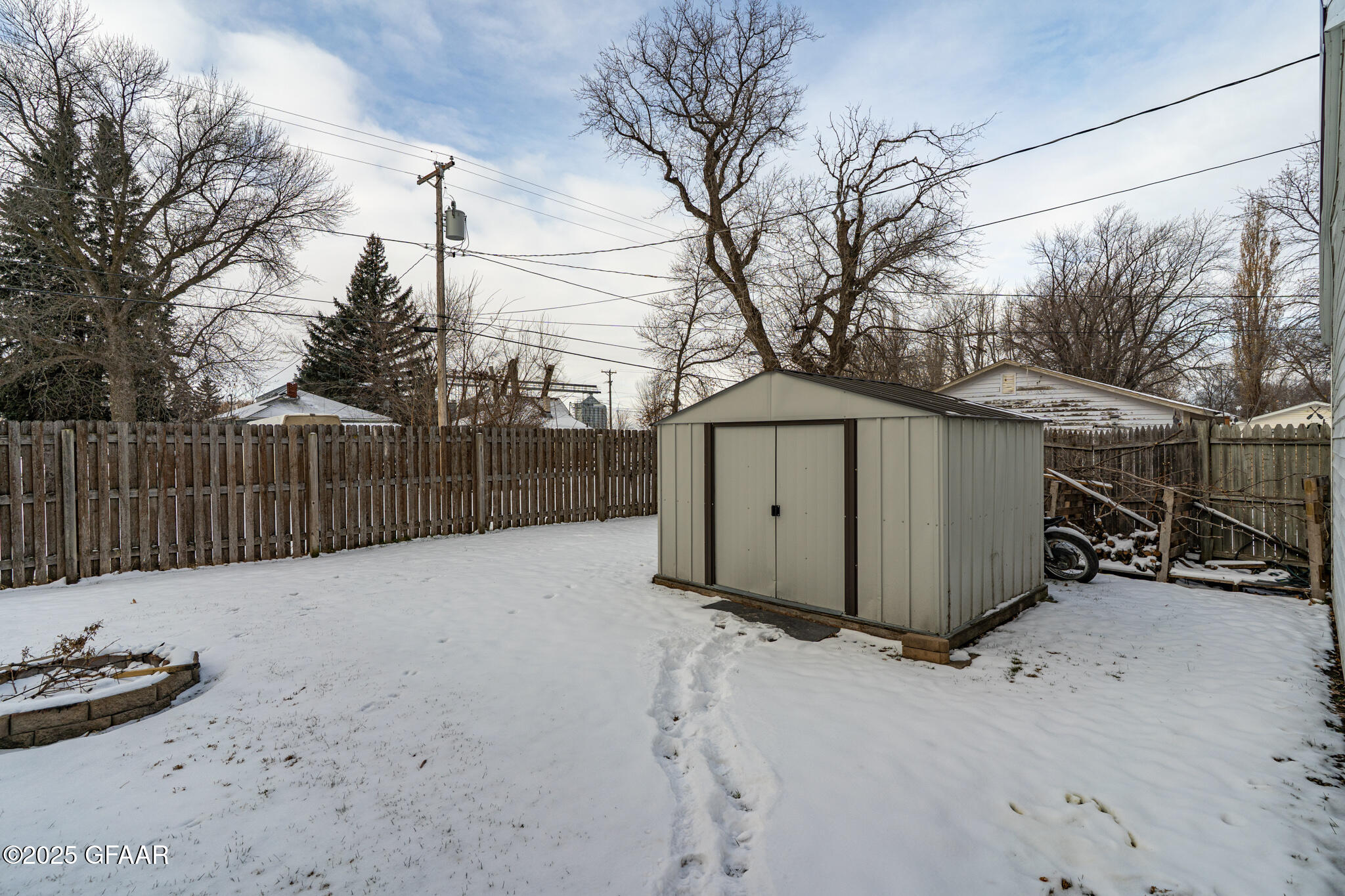 Hatton, North Dakota 58240, United States, 2 Bedrooms Bedrooms, ,2 BathroomsBathrooms,Residential,Pending,250213