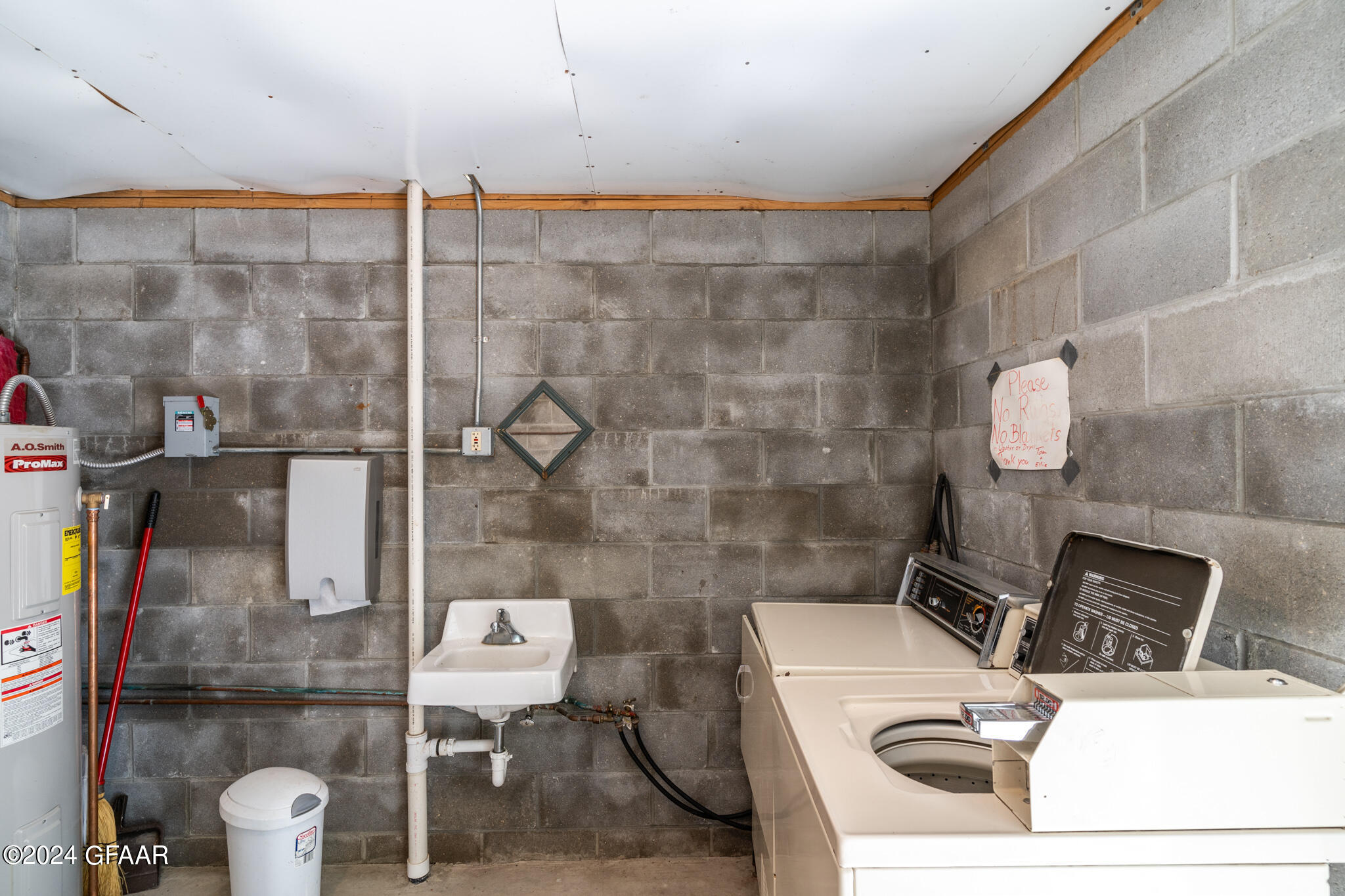 Hatton, North Dakota 58240, United States, ,4 BathroomsBathrooms,Commercial,Pending,46632