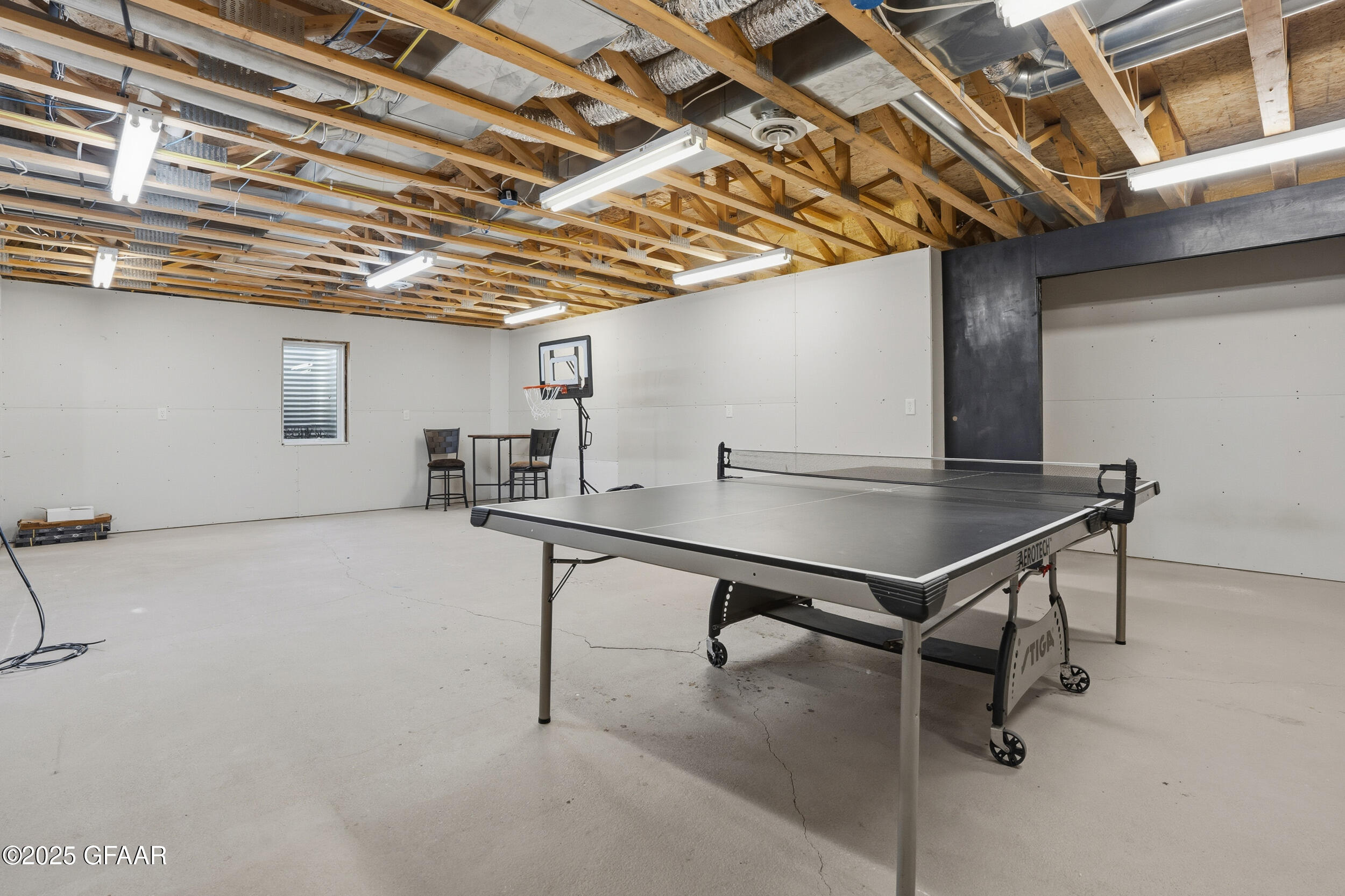 Grand Forks, North Dakota 58201, United States, 4 Bedrooms Bedrooms, ,3 BathroomsBathrooms,Residential,Active,240006