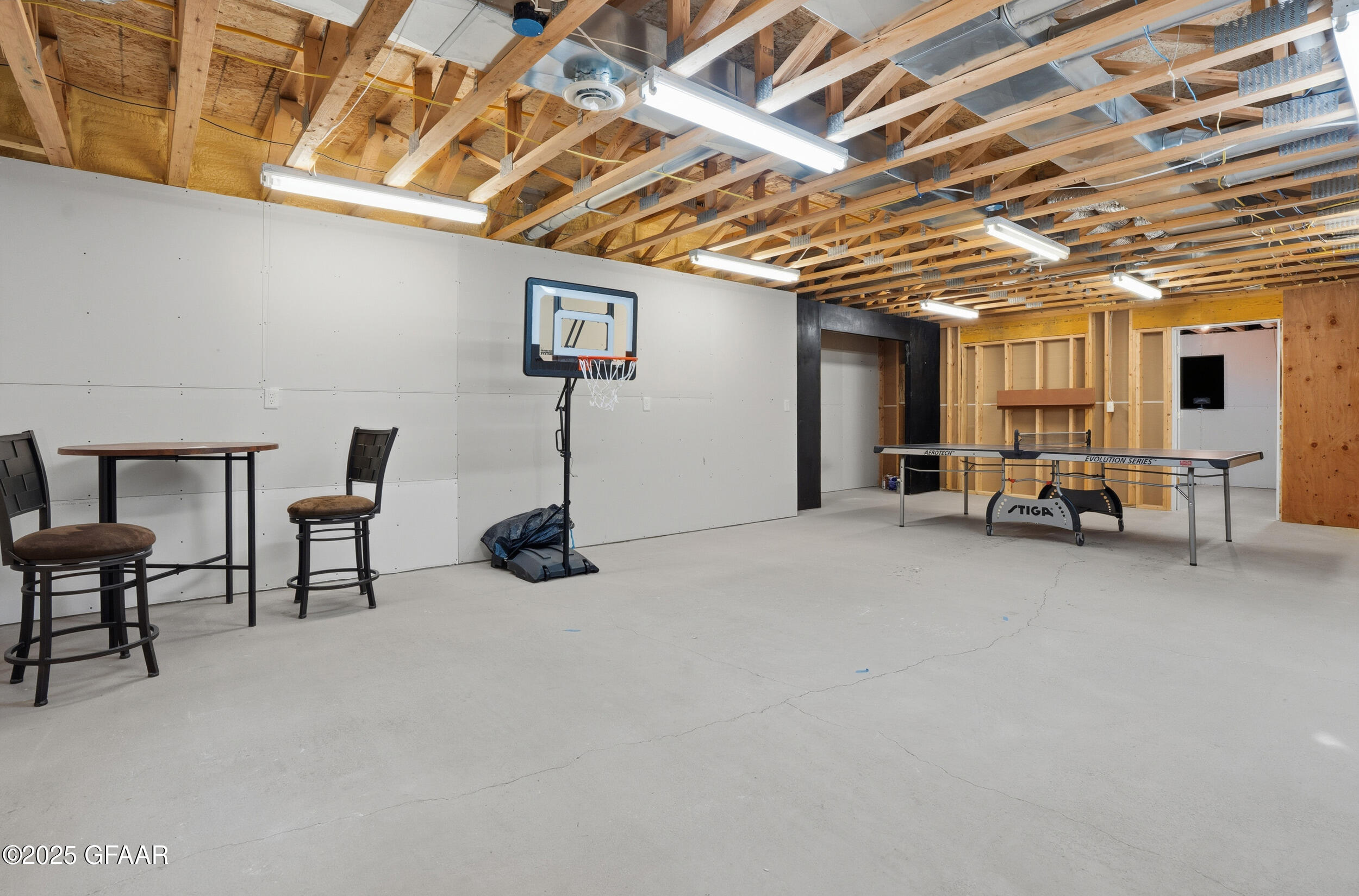 Grand Forks, North Dakota 58201, United States, 4 Bedrooms Bedrooms, ,3 BathroomsBathrooms,Residential,Active,240006