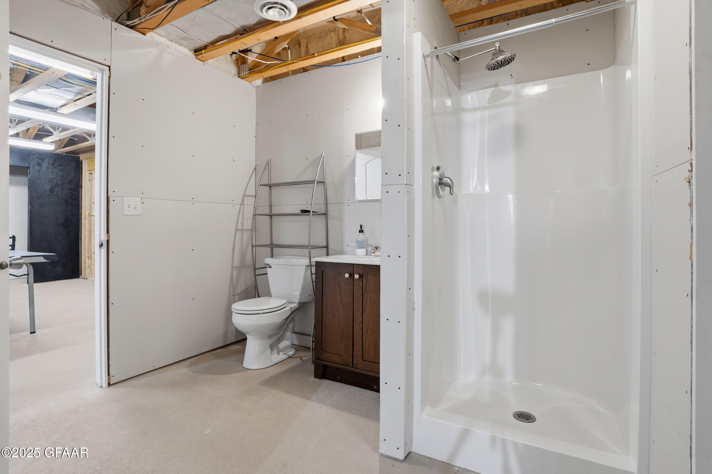 Grand Forks, North Dakota 58201, United States, 4 Bedrooms Bedrooms, ,3 BathroomsBathrooms,Residential,Active,240006