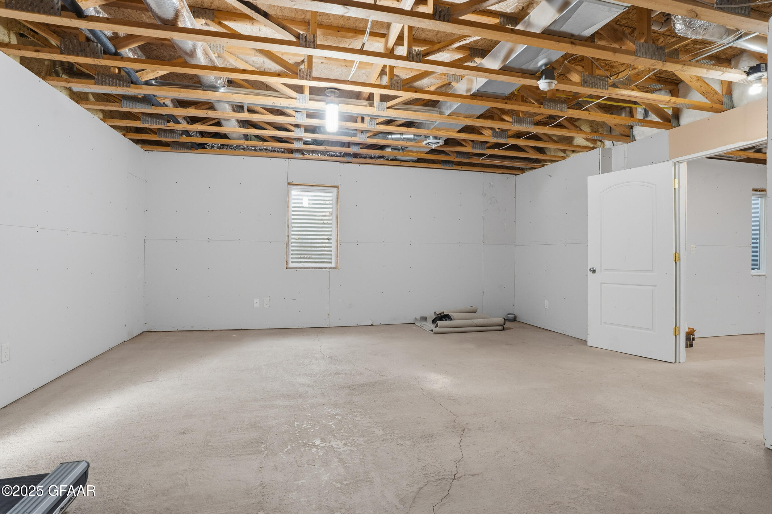 Grand Forks, North Dakota 58201, United States, 4 Bedrooms Bedrooms, ,3 BathroomsBathrooms,Residential,Active,240006