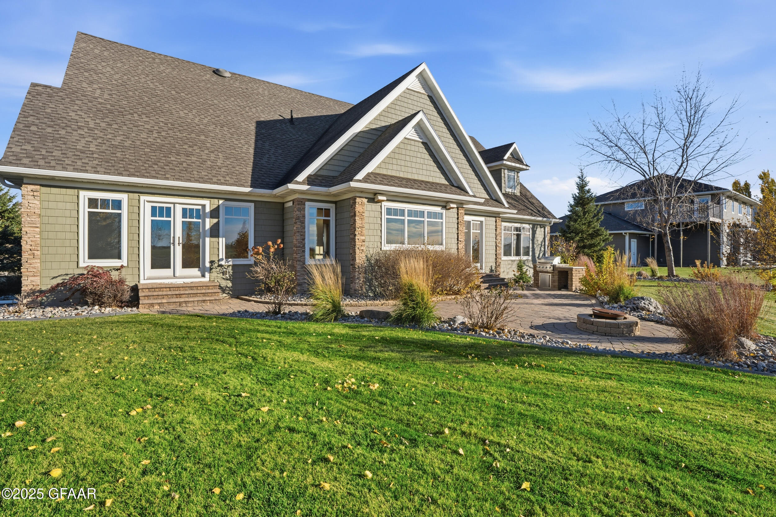 Grand Forks, North Dakota 58201, United States, 4 Bedrooms Bedrooms, ,3 BathroomsBathrooms,Residential,Active,240006