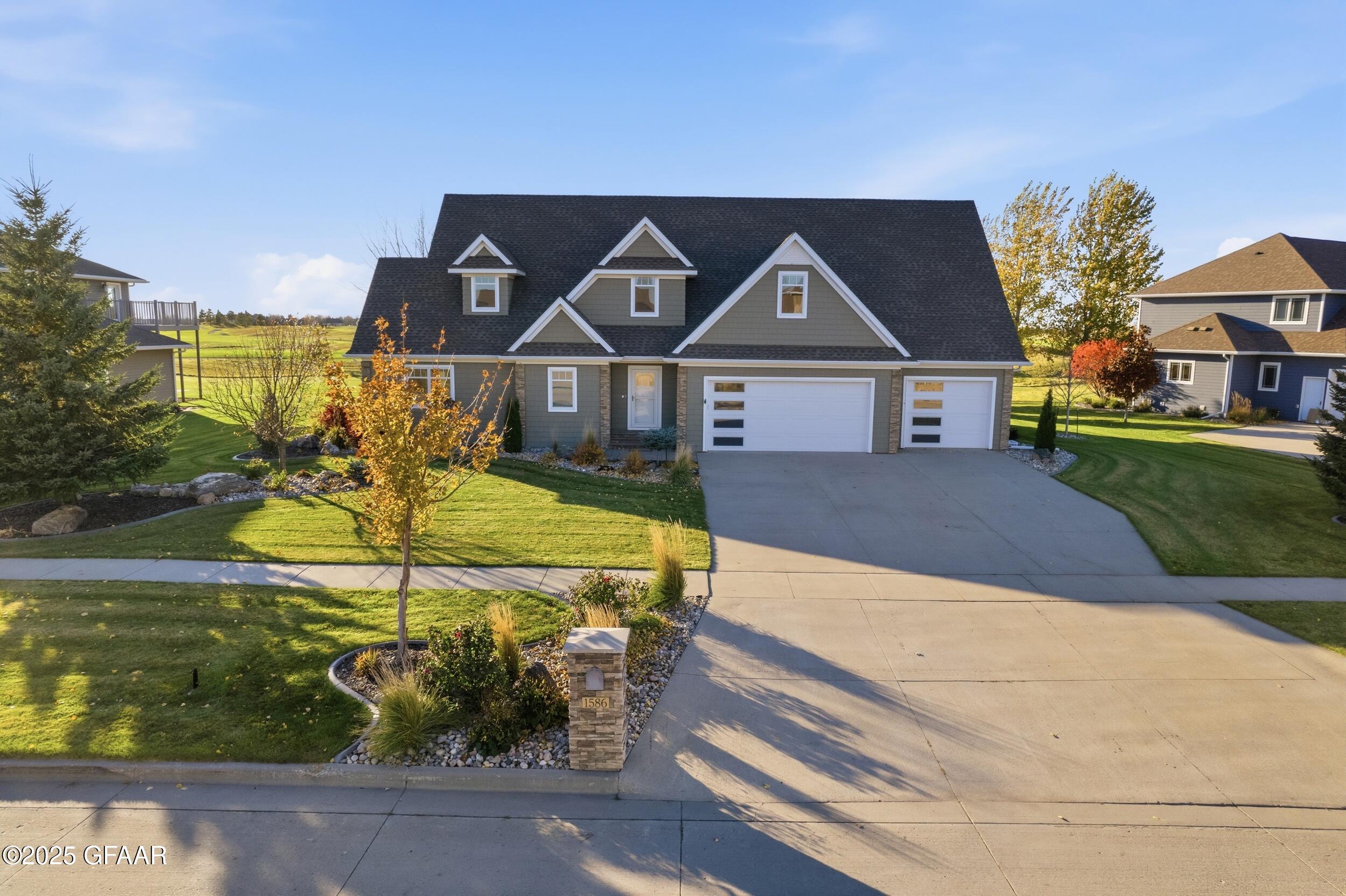 Grand Forks, North Dakota 58201, United States, 4 Bedrooms Bedrooms, ,3 BathroomsBathrooms,Residential,Active,240006