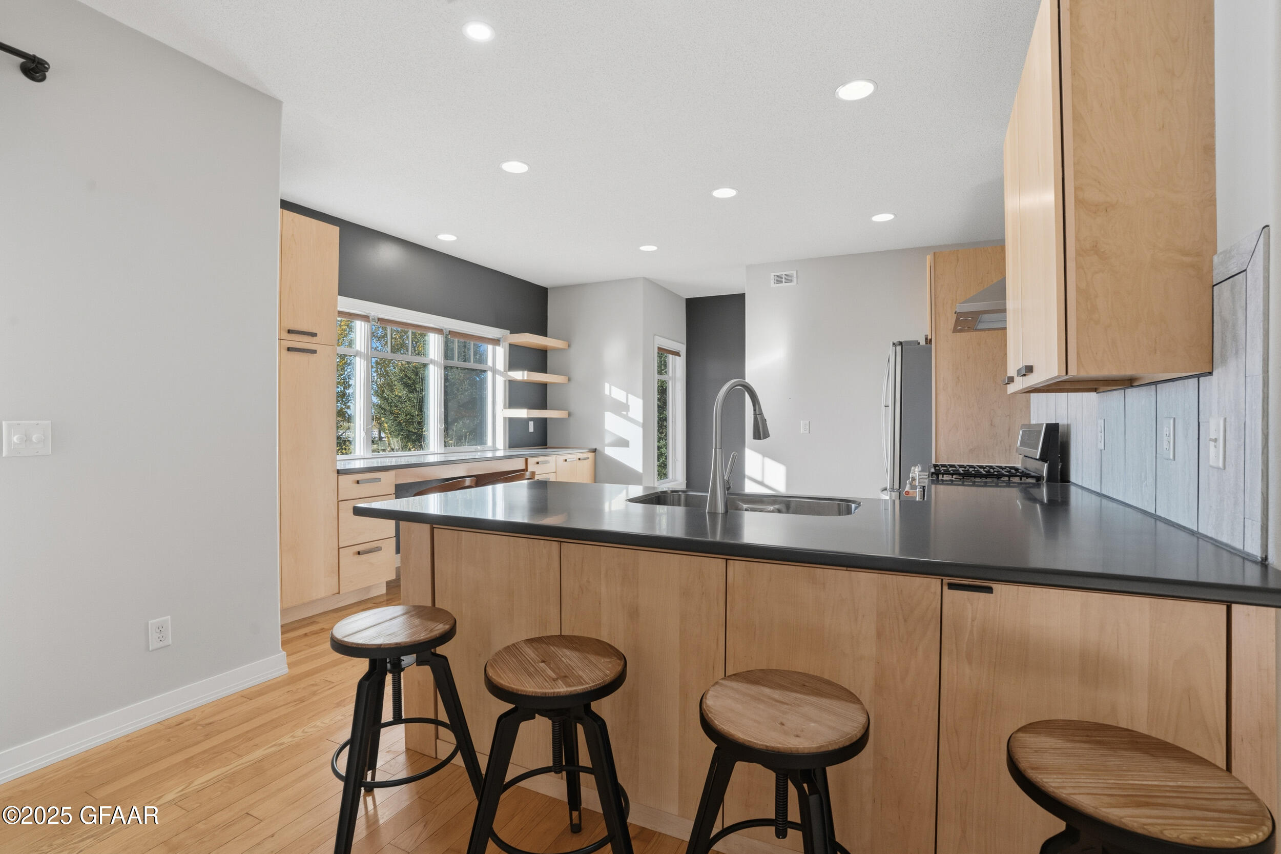 Grand Forks, North Dakota 58201, United States, 4 Bedrooms Bedrooms, ,3 BathroomsBathrooms,Residential,Active,240006