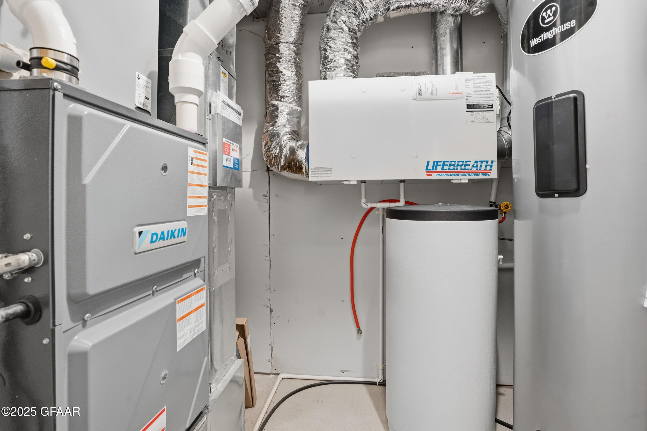 Grand Forks, North Dakota 58201, United States, 4 Bedrooms Bedrooms, ,3 BathroomsBathrooms,Residential,Active,240006