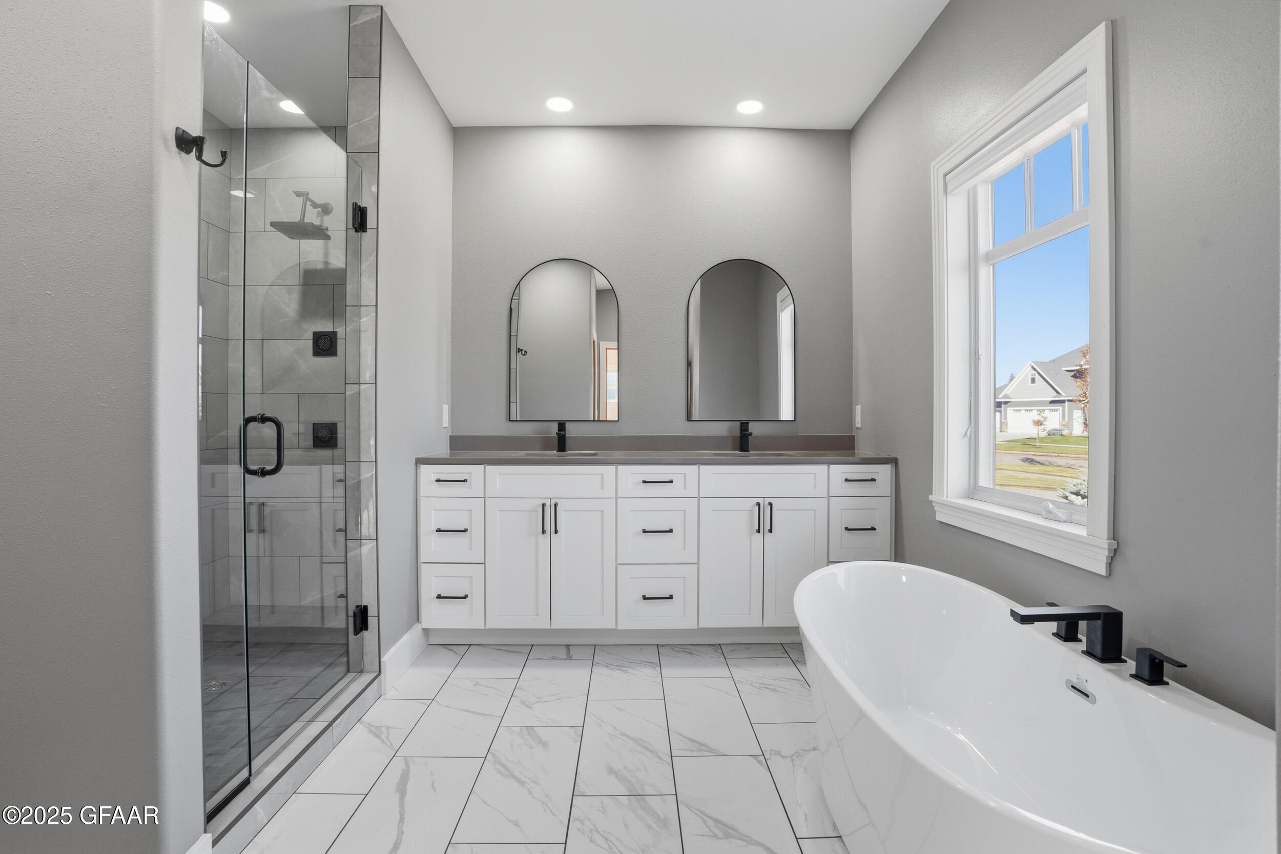 Grand Forks, North Dakota 58201, United States, 4 Bedrooms Bedrooms, ,3 BathroomsBathrooms,Residential,Active,240006