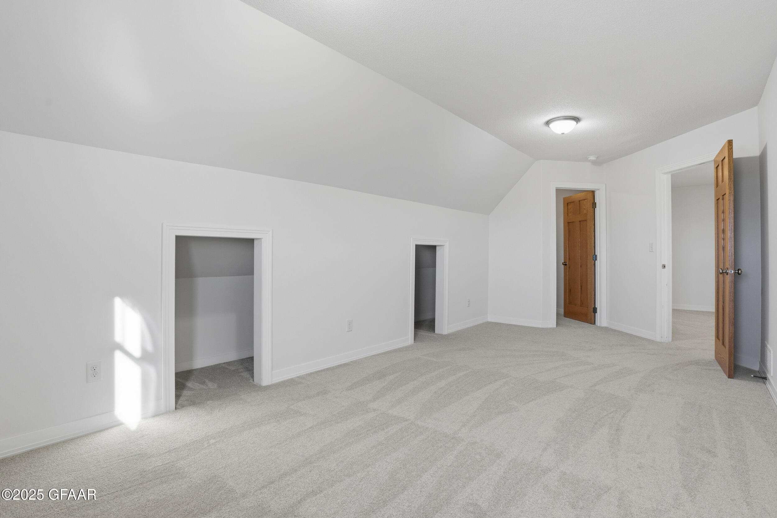 Grand Forks, North Dakota 58201, United States, 4 Bedrooms Bedrooms, ,3 BathroomsBathrooms,Residential,Active,240006