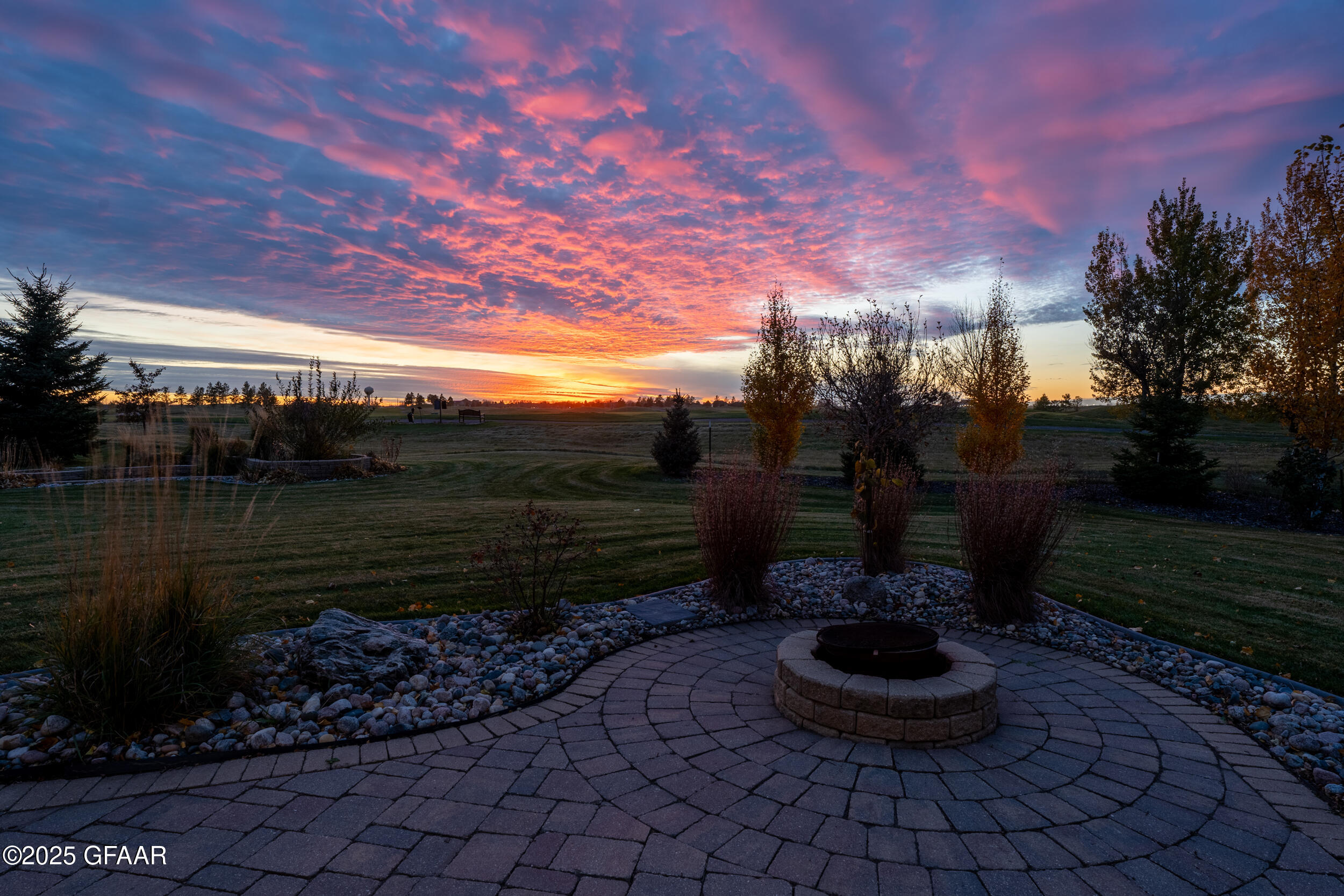 Grand Forks, North Dakota 58201, United States, 4 Bedrooms Bedrooms, ,3 BathroomsBathrooms,Residential,Active,240006