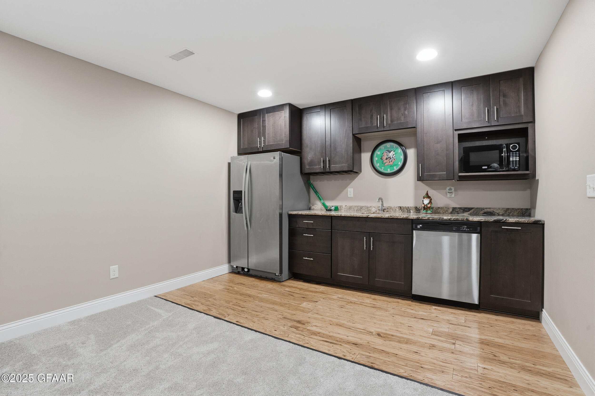 Northwood, North Dakota 58267, United States, 5 Bedrooms Bedrooms, ,3 BathroomsBathrooms,Residential,Active,255552