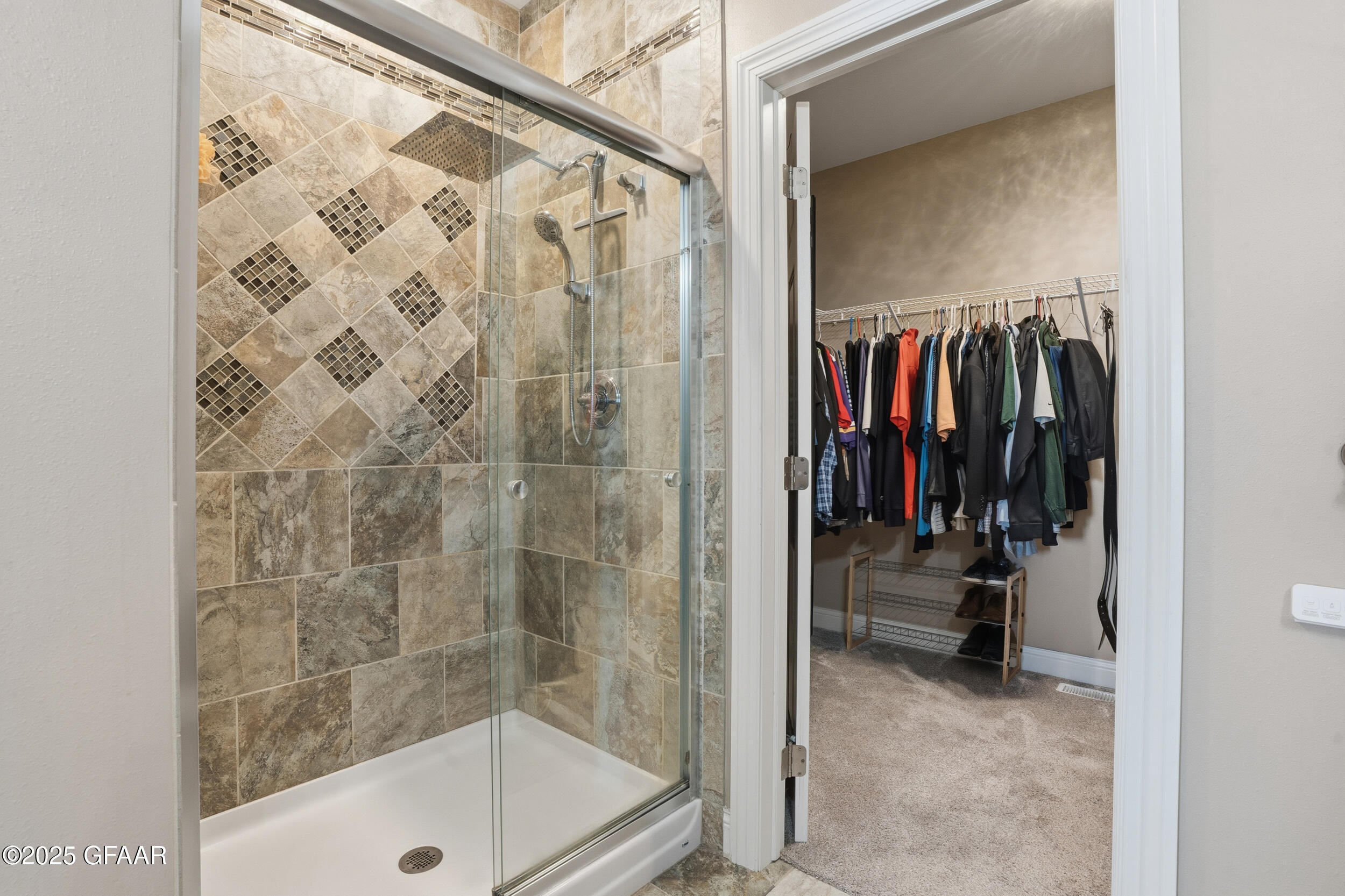 Northwood, North Dakota 58267, United States, 5 Bedrooms Bedrooms, ,3 BathroomsBathrooms,Residential,Active,255552