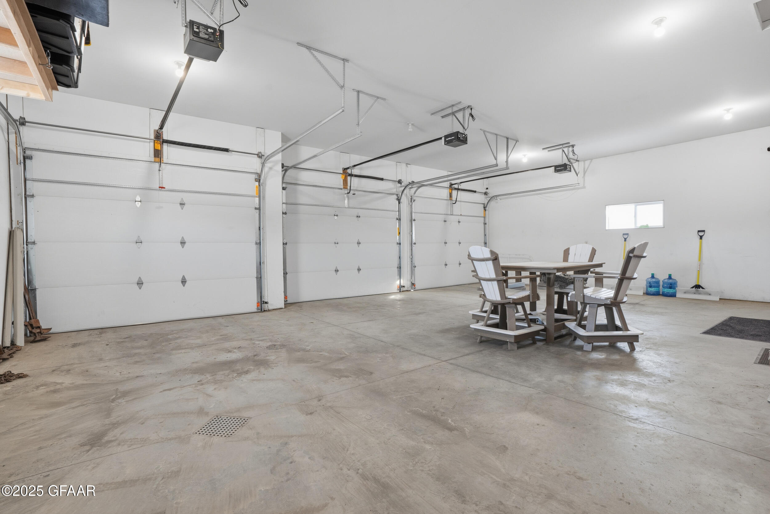 Northwood, North Dakota 58267, United States, 5 Bedrooms Bedrooms, ,3 BathroomsBathrooms,Residential,Active,255552