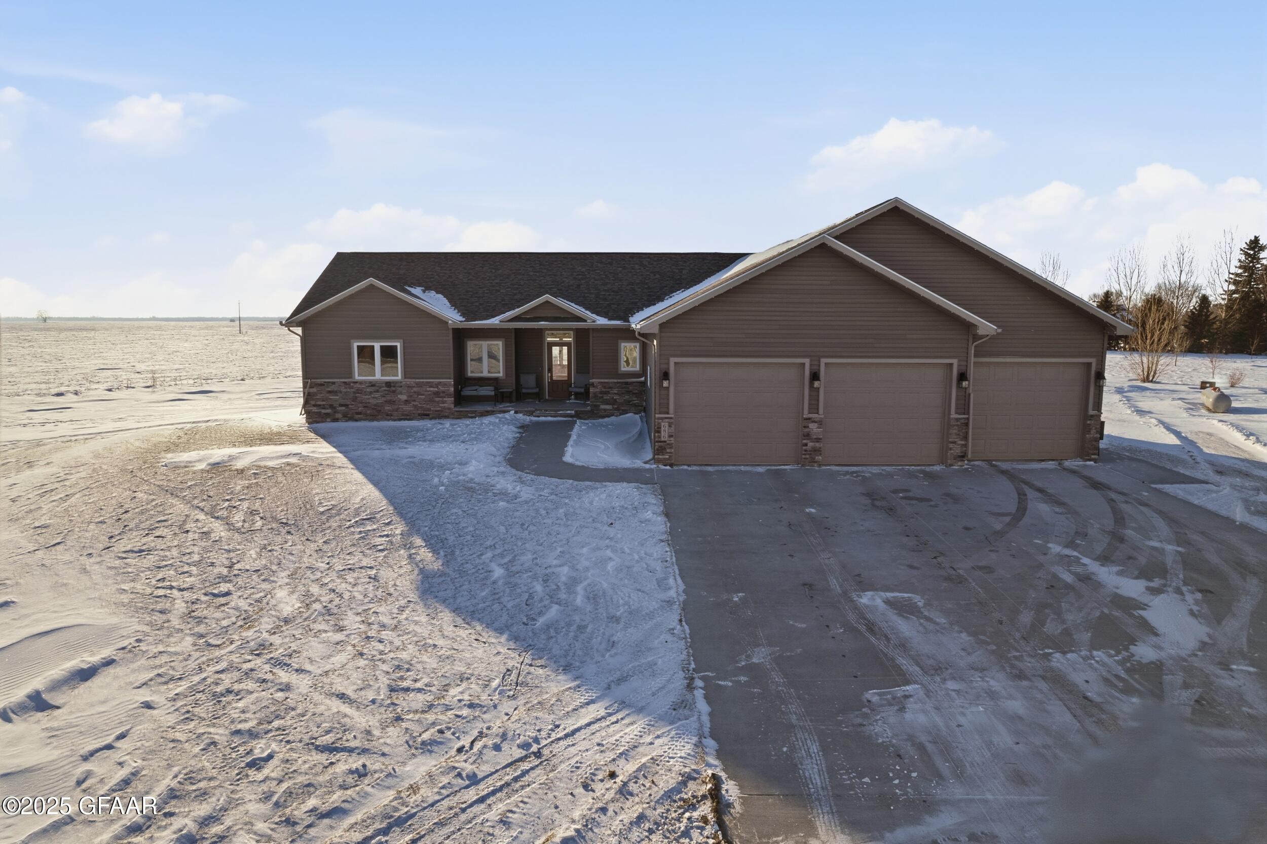Northwood, North Dakota 58267, United States, 5 Bedrooms Bedrooms, ,3 BathroomsBathrooms,Residential,Active,255552