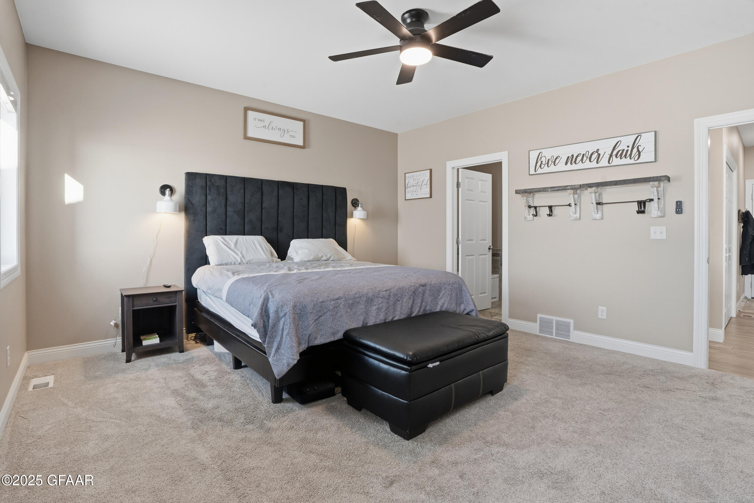 Northwood, North Dakota 58267, United States, 5 Bedrooms Bedrooms, ,3 BathroomsBathrooms,Residential,Active,255552