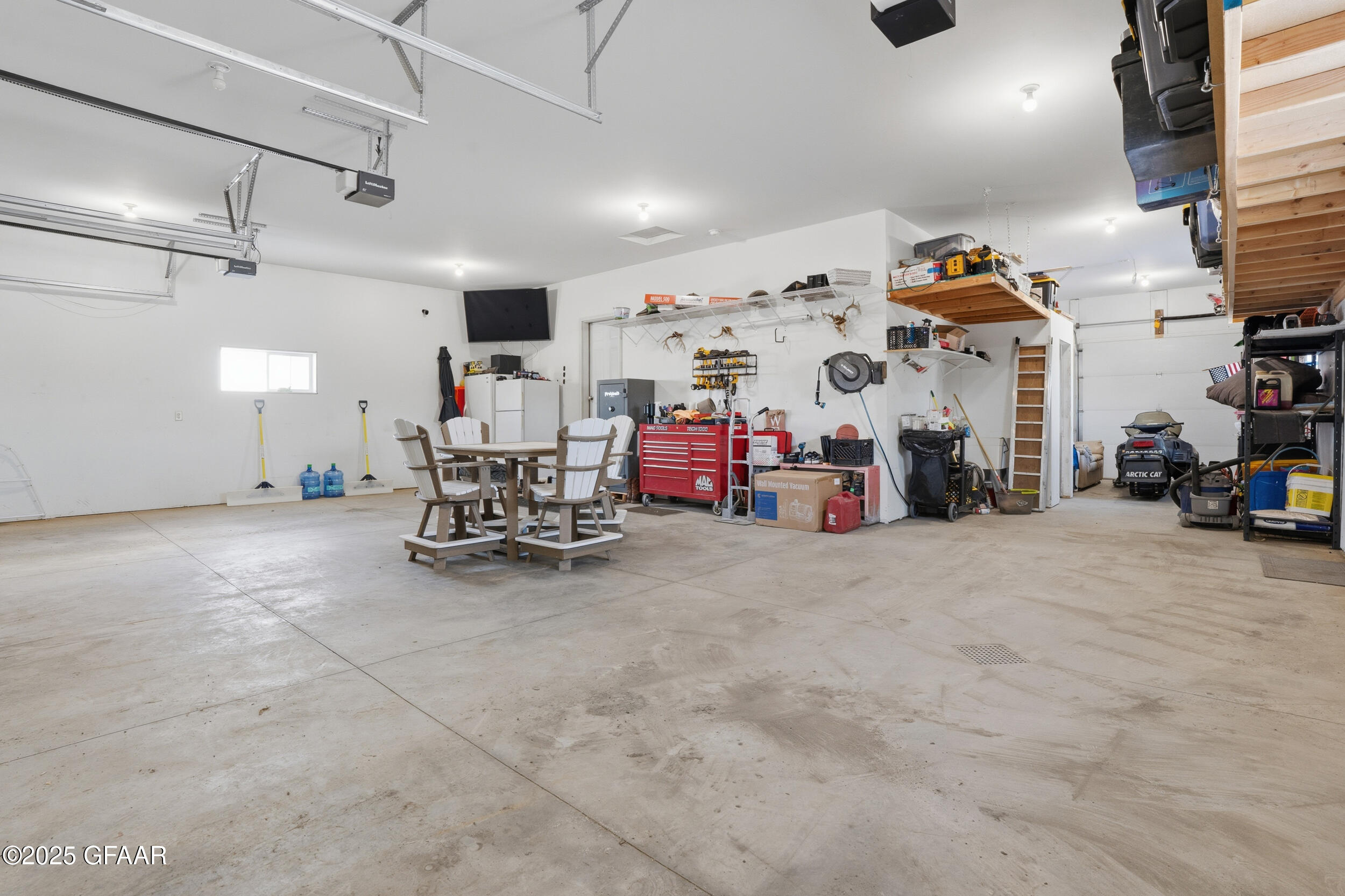 Northwood, North Dakota 58267, United States, 5 Bedrooms Bedrooms, ,3 BathroomsBathrooms,Residential,Active,255552