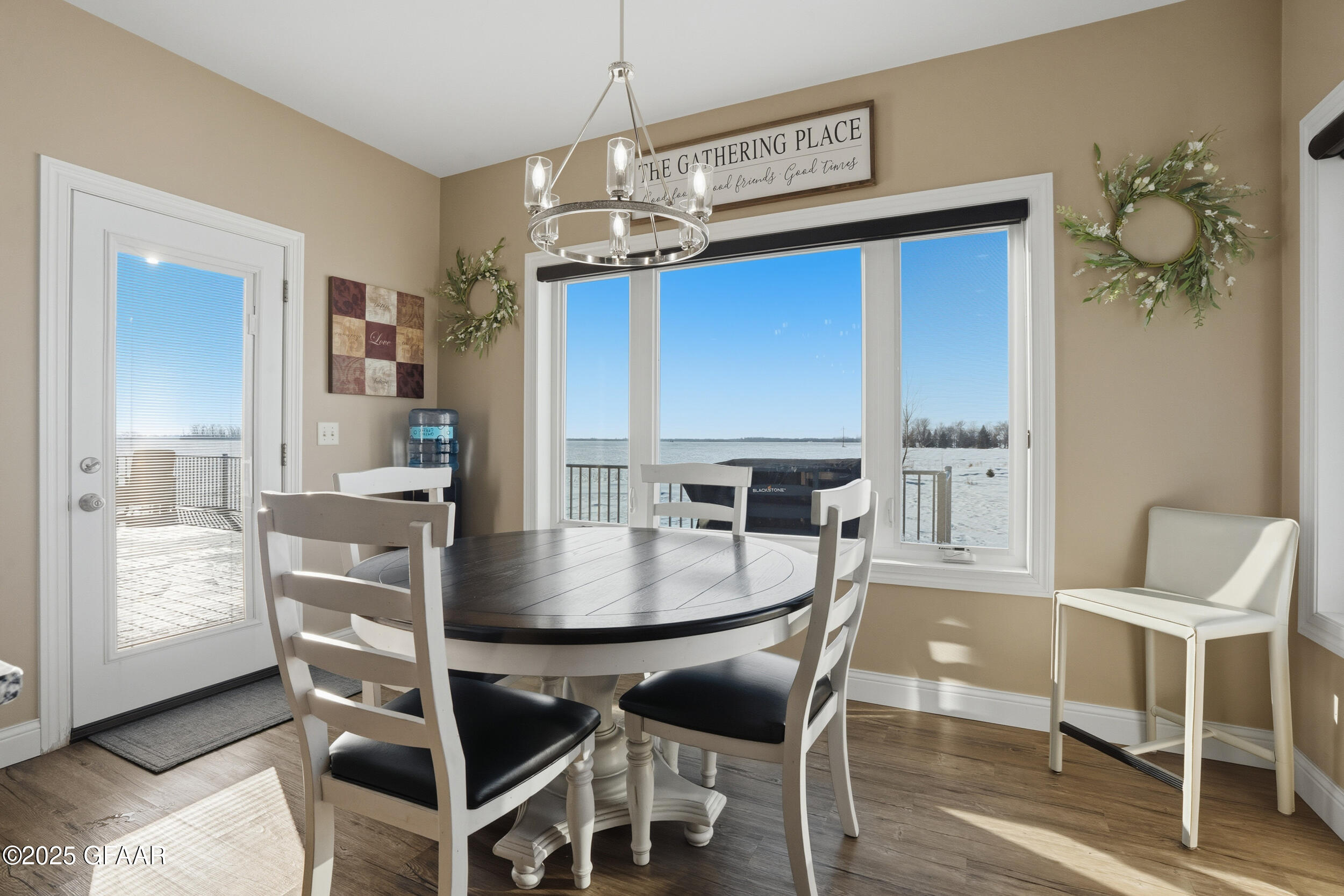 Northwood, North Dakota 58267, United States, 5 Bedrooms Bedrooms, ,3 BathroomsBathrooms,Residential,Active,255552