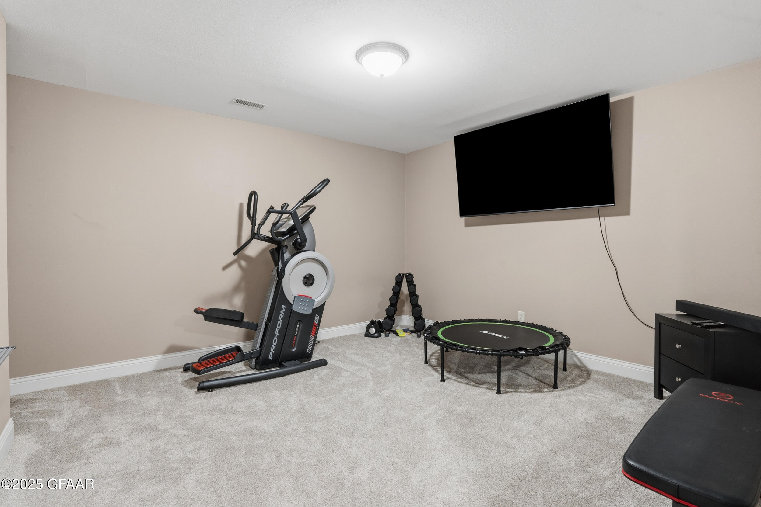 Northwood, North Dakota 58267, United States, 5 Bedrooms Bedrooms, ,3 BathroomsBathrooms,Residential,Active,255552