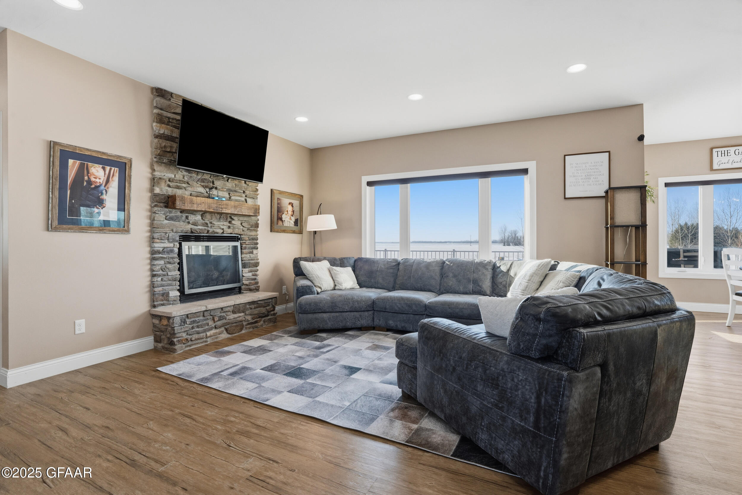 Northwood, North Dakota 58267, United States, 5 Bedrooms Bedrooms, ,3 BathroomsBathrooms,Residential,Active,255552