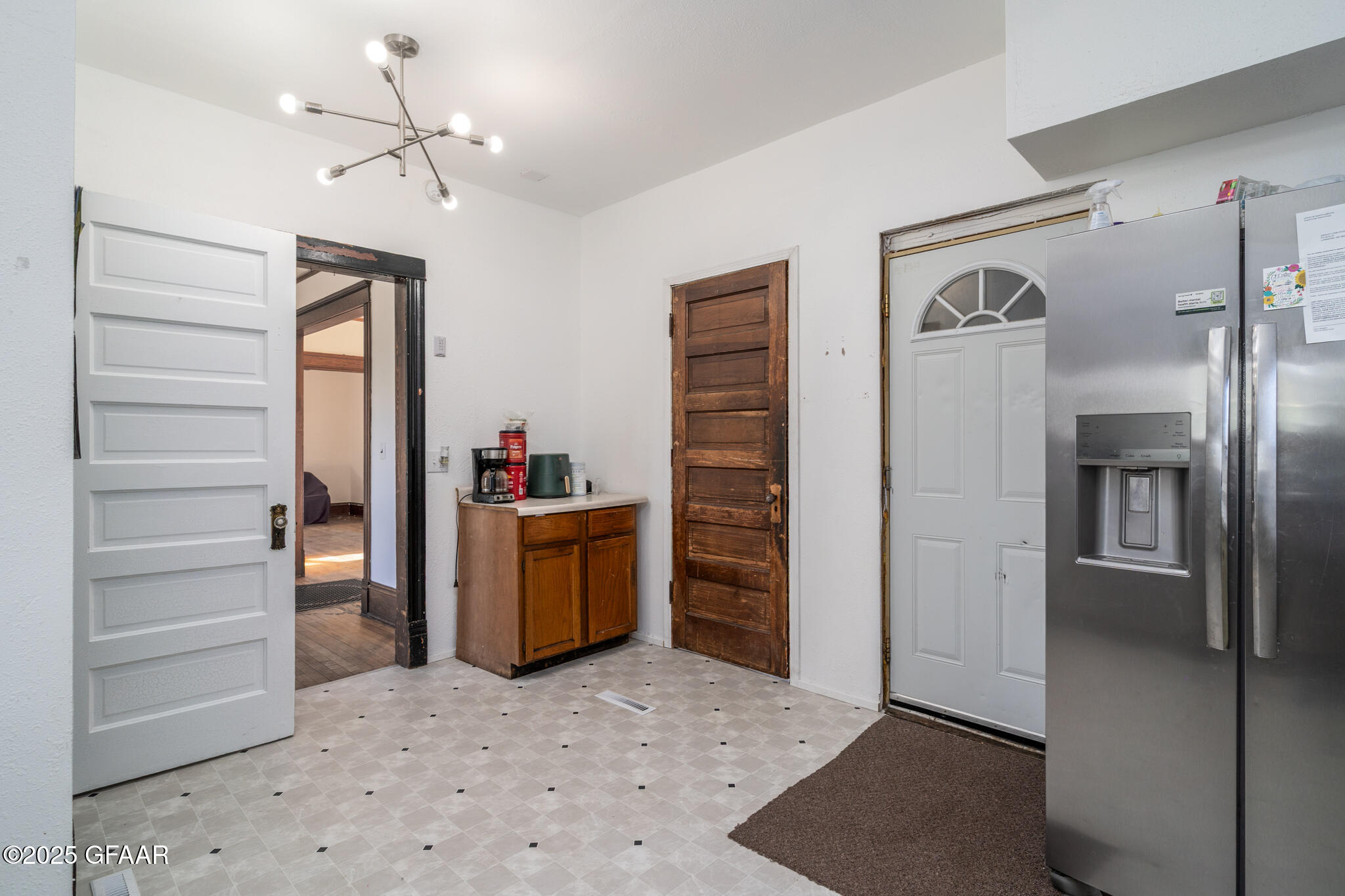 Larimore, North Dakota 58251, United States, 3 Bedrooms Bedrooms, ,2 BathroomsBathrooms,Residential,Active,207753