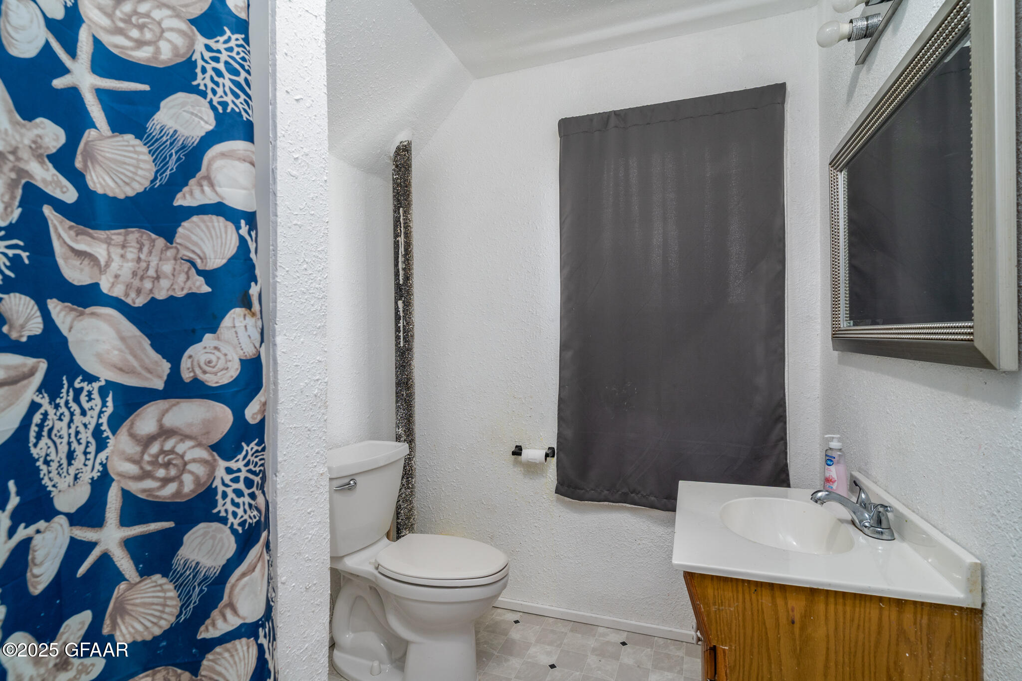 Larimore, North Dakota 58251, United States, 3 Bedrooms Bedrooms, ,2 BathroomsBathrooms,Residential,Active,207753