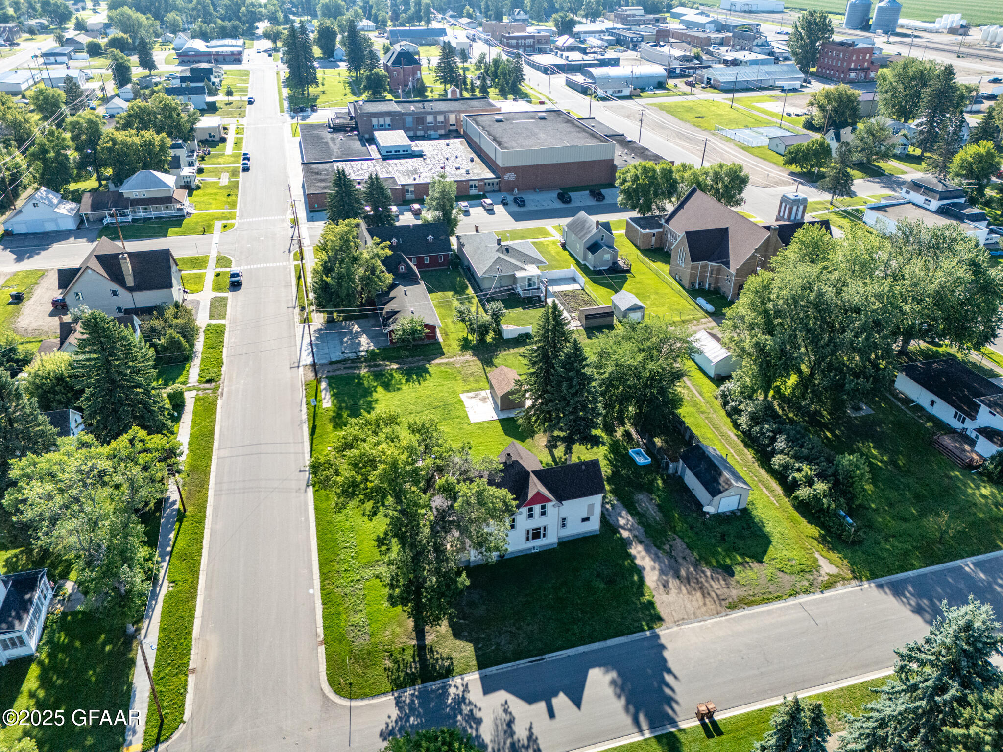 Larimore, North Dakota 58251, United States, 3 Bedrooms Bedrooms, ,2 BathroomsBathrooms,Residential,Active,207753