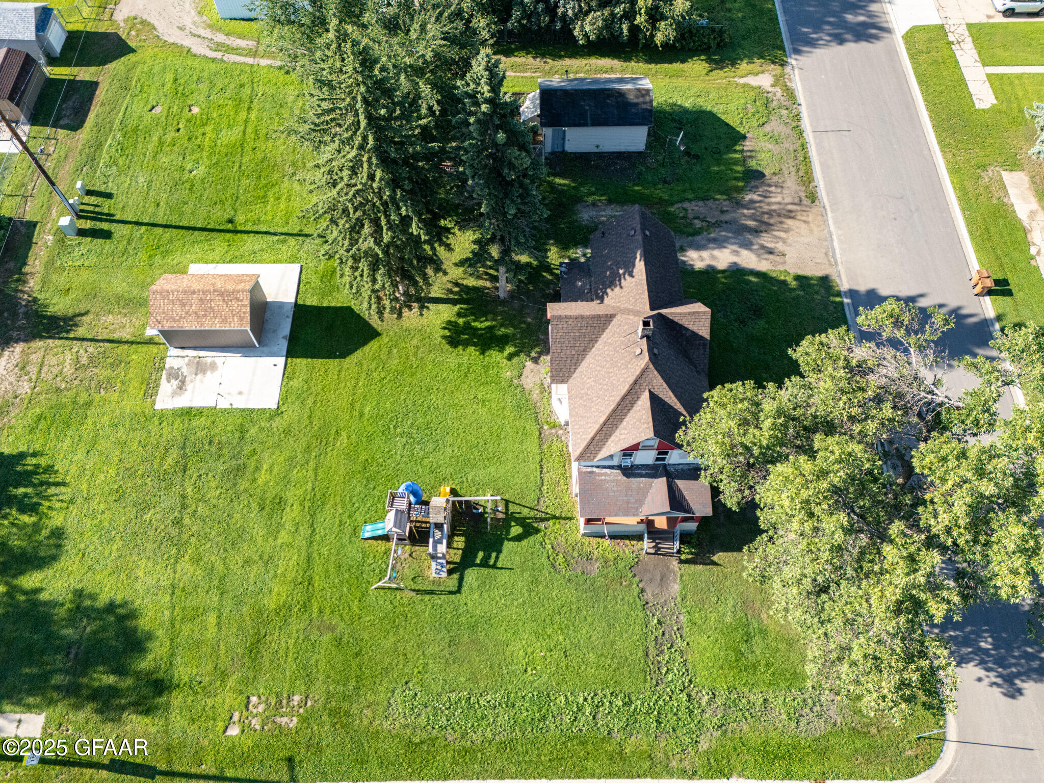 Larimore, North Dakota 58251, United States, 3 Bedrooms Bedrooms, ,2 BathroomsBathrooms,Residential,Active,207753